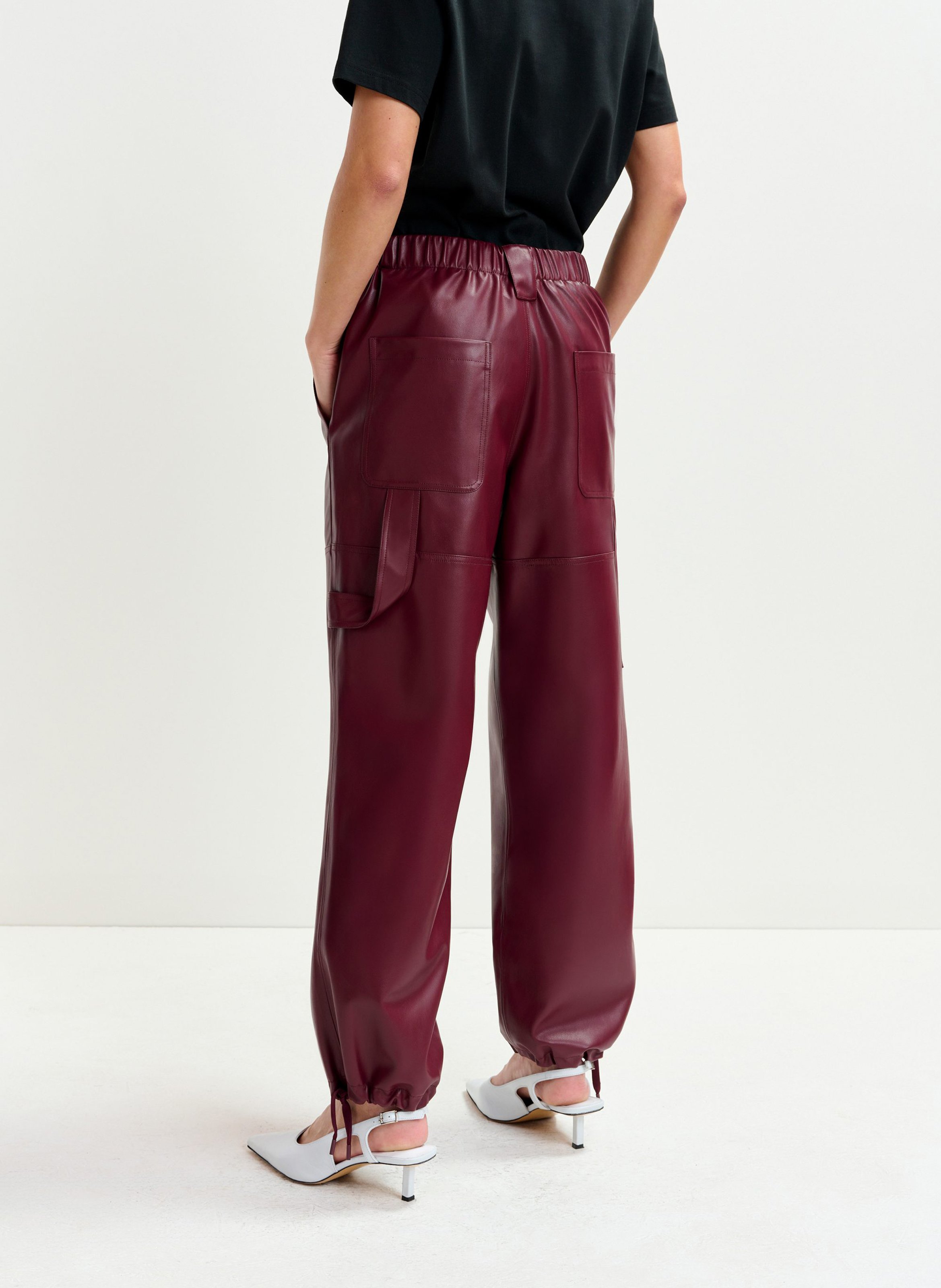 Pantalon droit aspect cuir itao ESSENTIEL ANTWERP Rouge