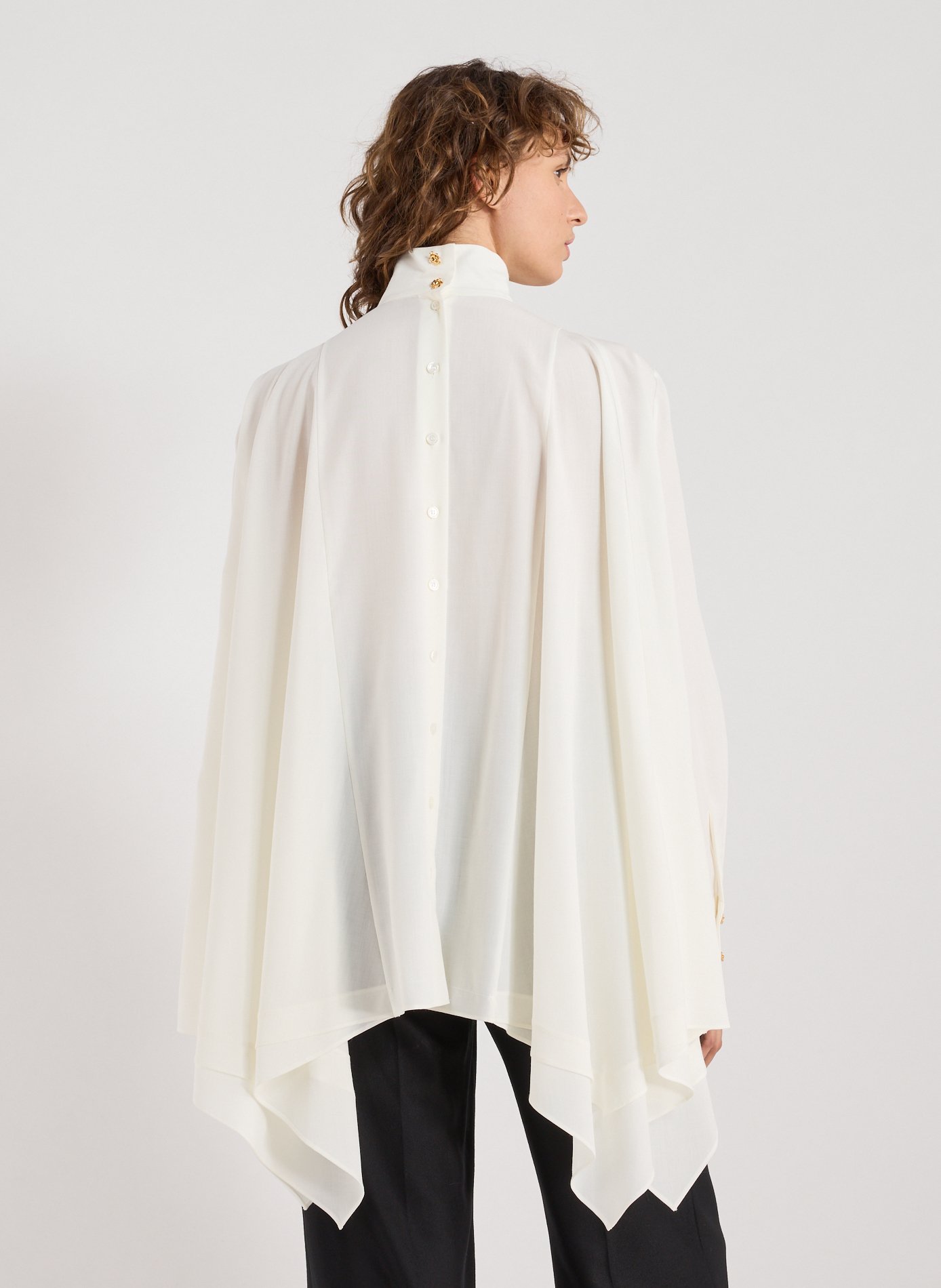 Buttoned loose high-neck blouse EENK White