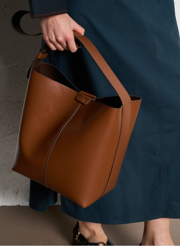 Sac seau en cuir saudade mini Beige by SOEUR SOEUR Sac seau en cuir saudade mini Beige