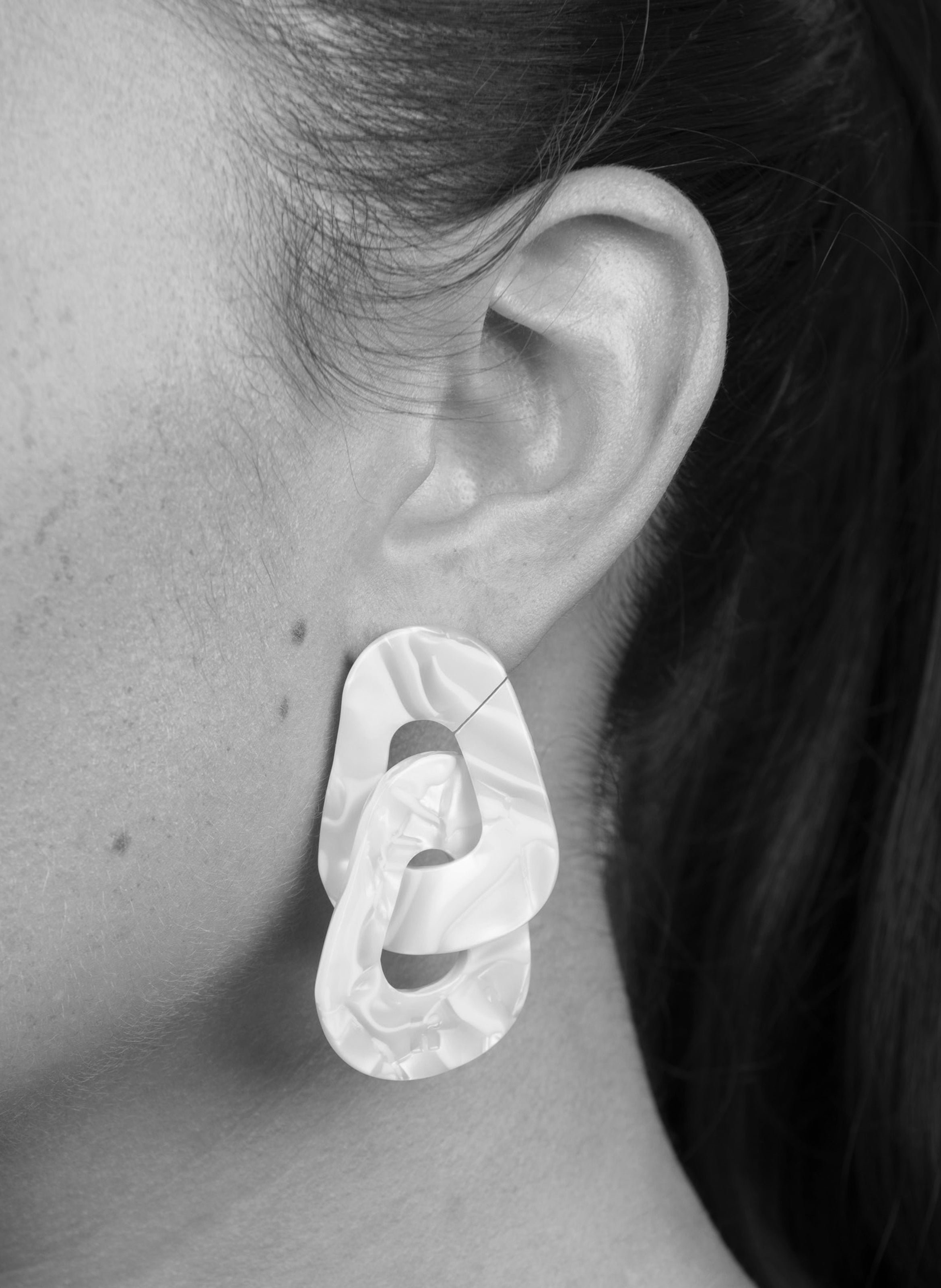 Boucles d'oreilles maillons en acétate de cellulose KURAGE GINZA Multicolore