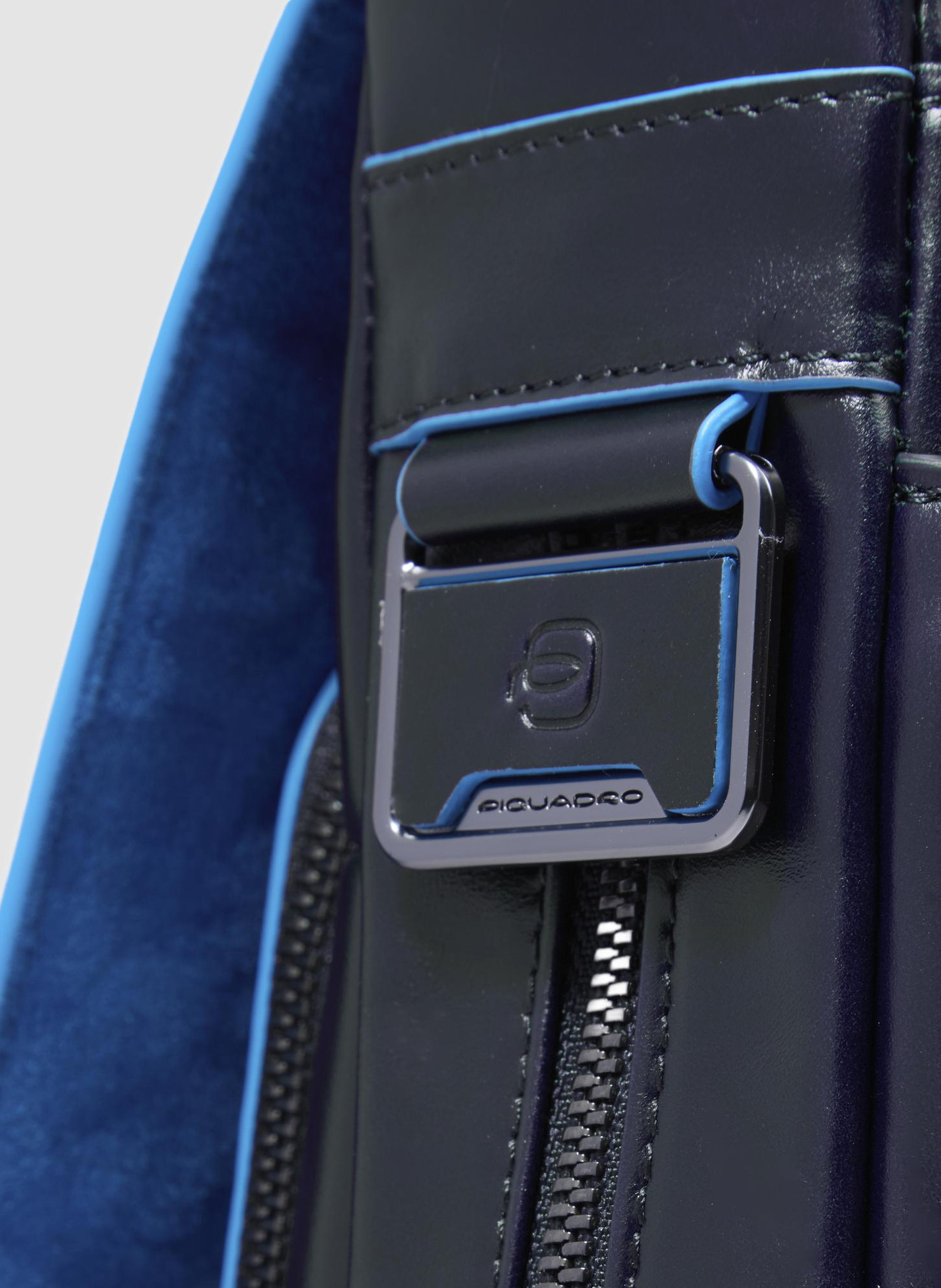 Uitbreidbare laptoptas voor 15,6" laptops PIQUADRO Blauw