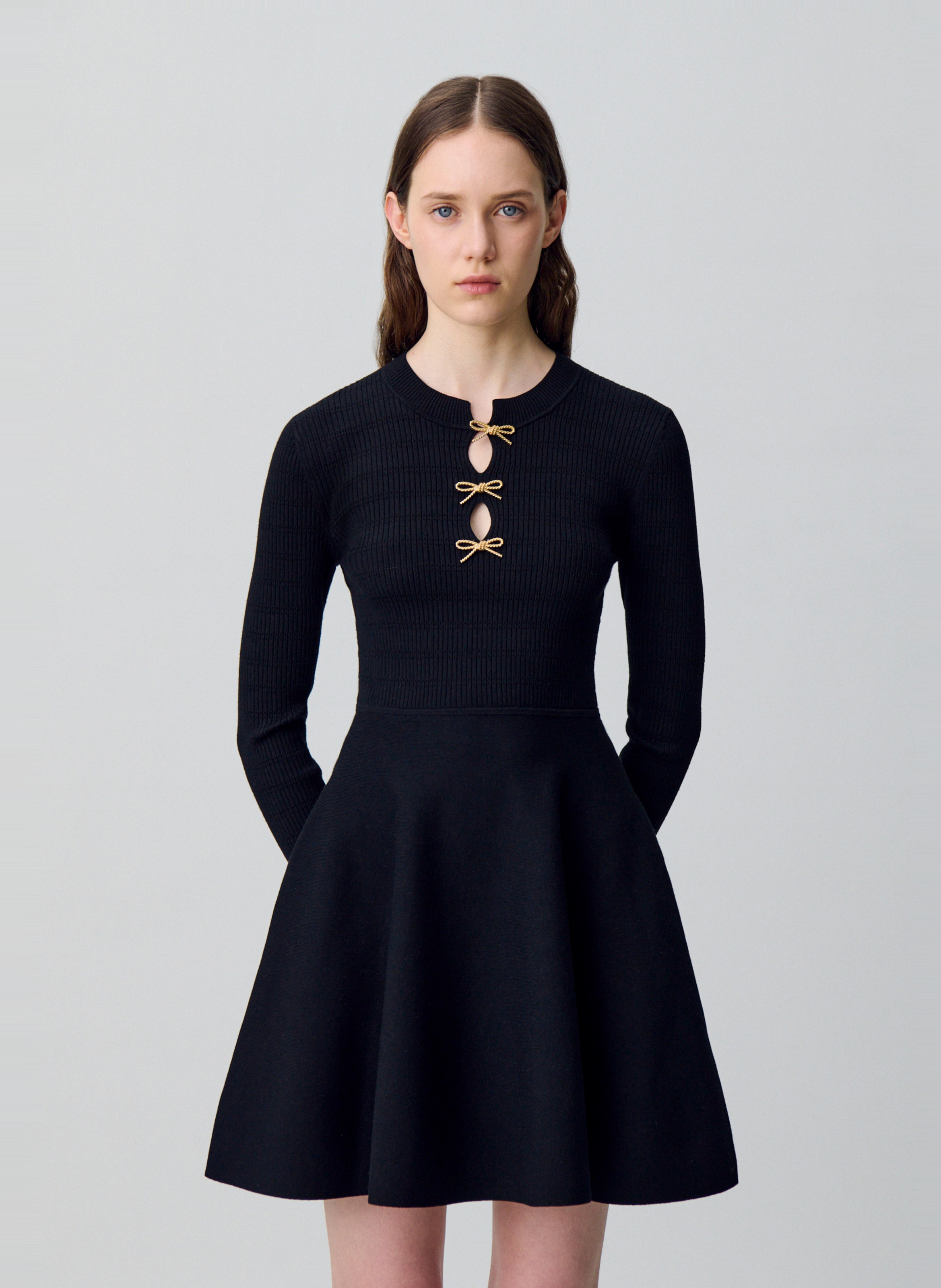Robe courte cintrée à détails nœuds manivelle CLAUDIE PIERLOT Noir