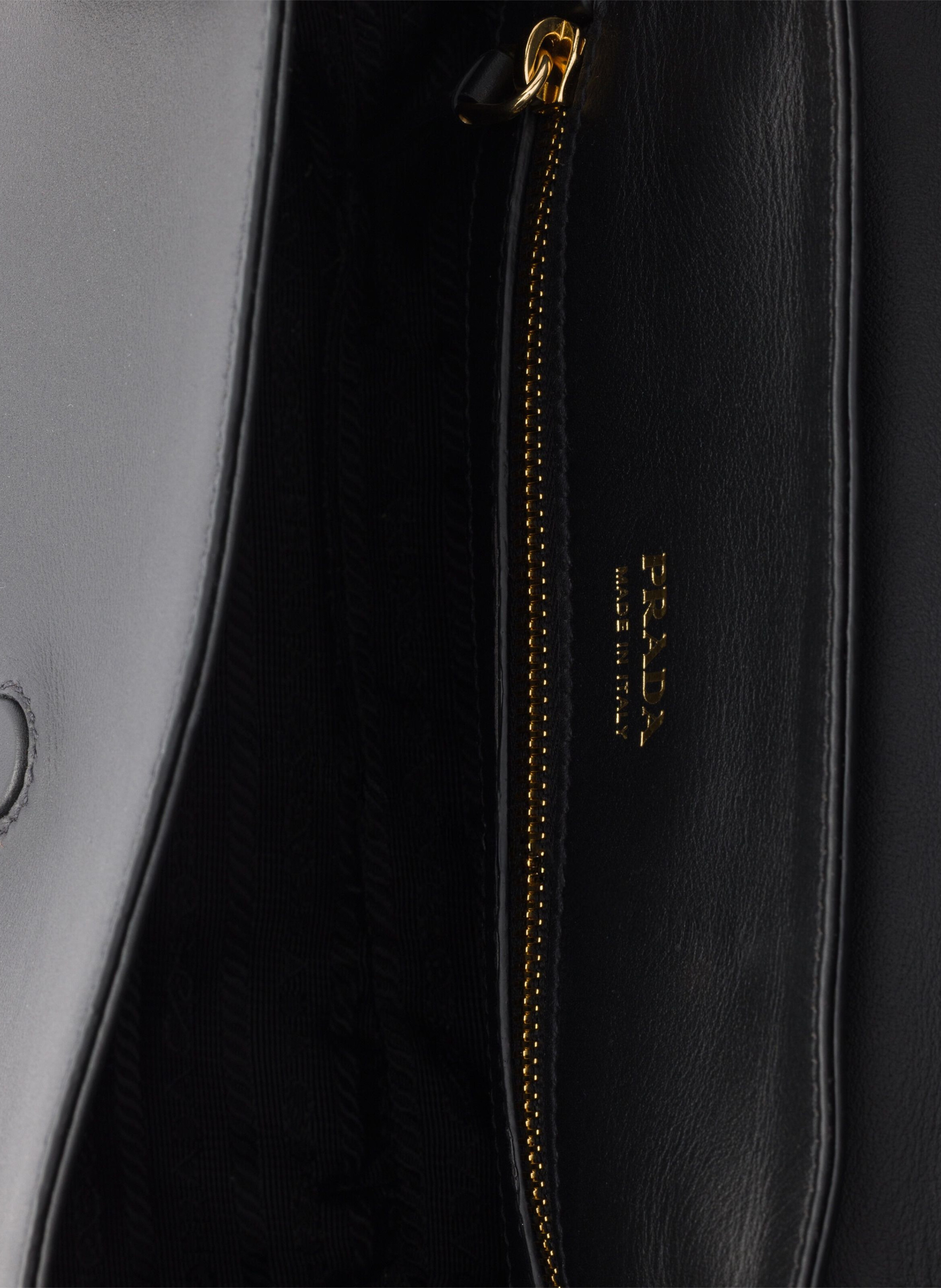 Sac porté épaule prada carry en cuir medium PRADA Noir