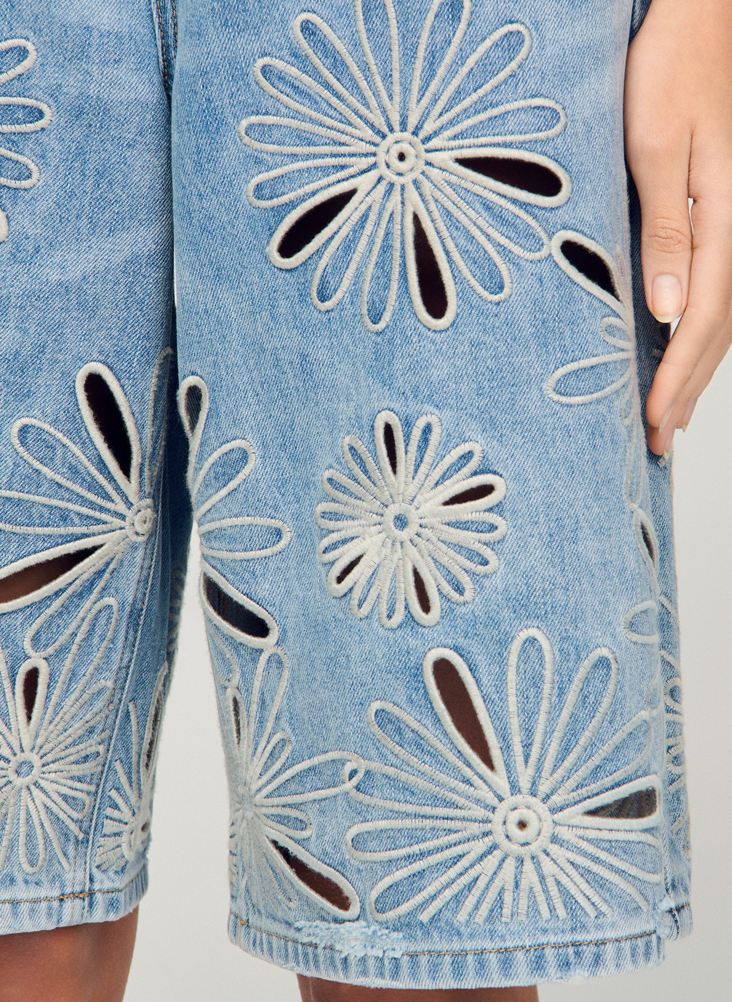 Short droit en coton brodé SANDRO Bleu