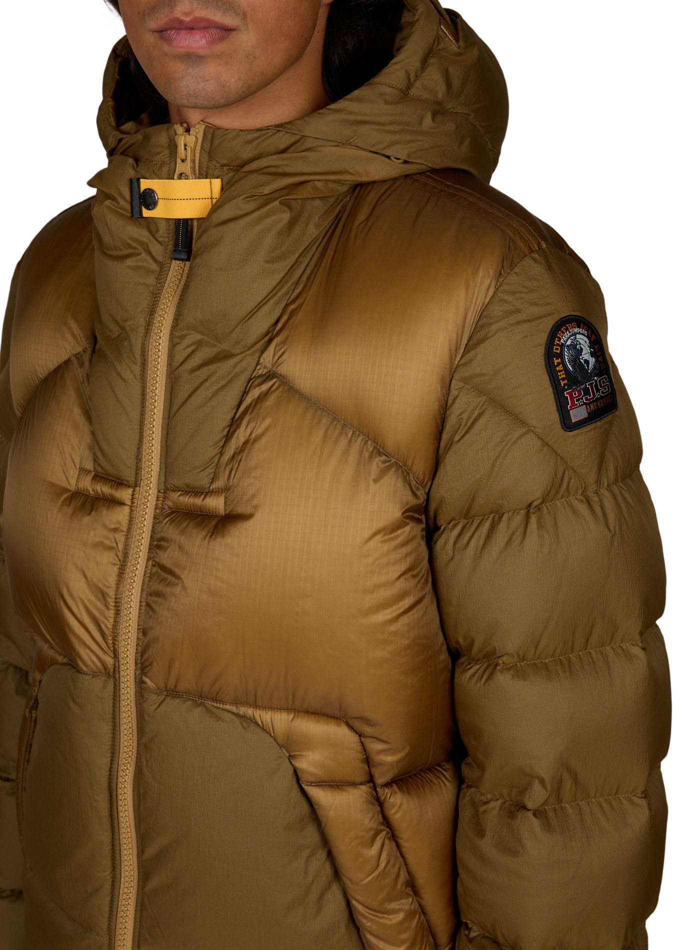 Gewatteerde jas met capuchon van Notig. PARAJUMPERS Goud