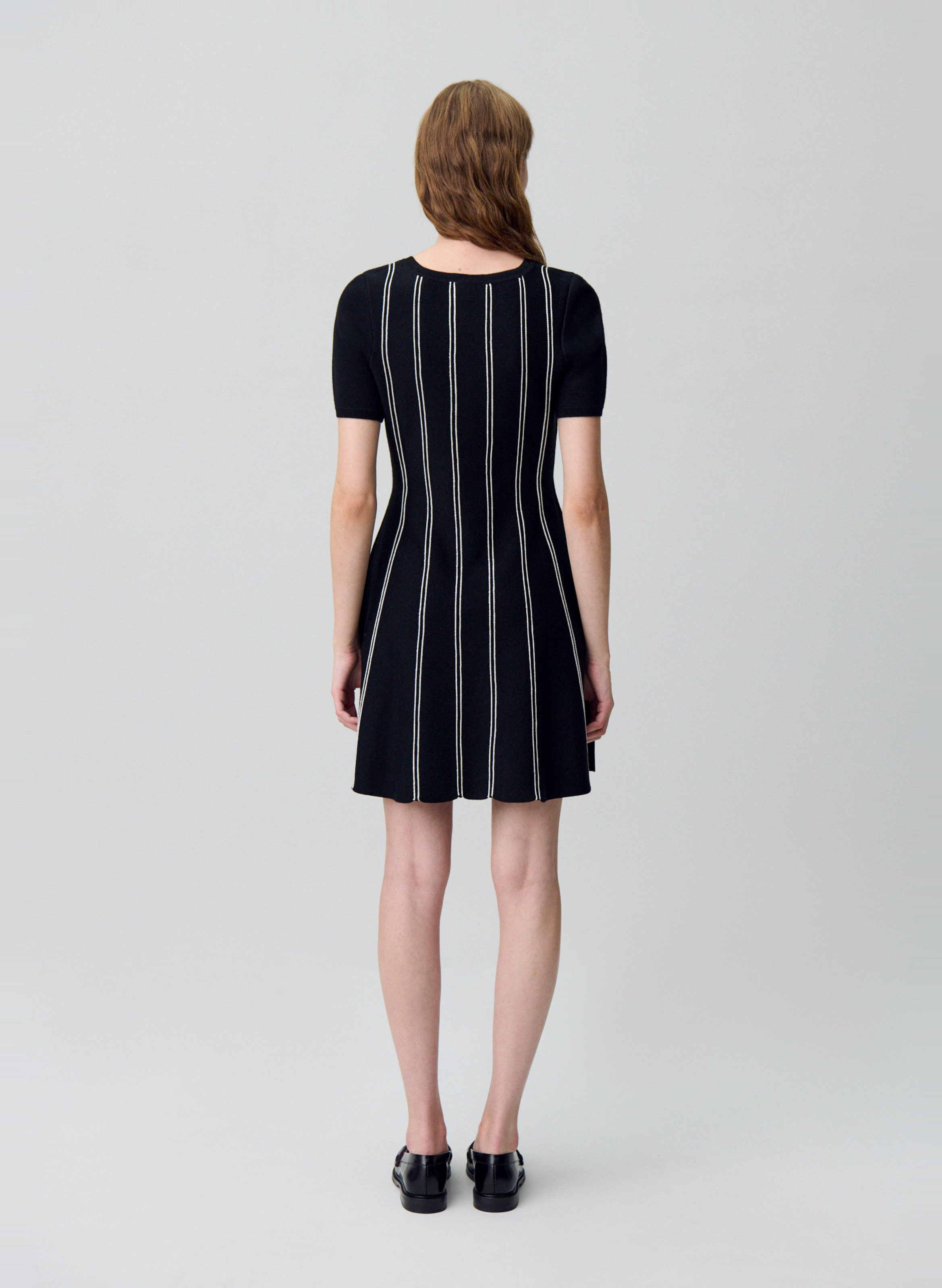 Robe courte cintrée à rayures minta Noir