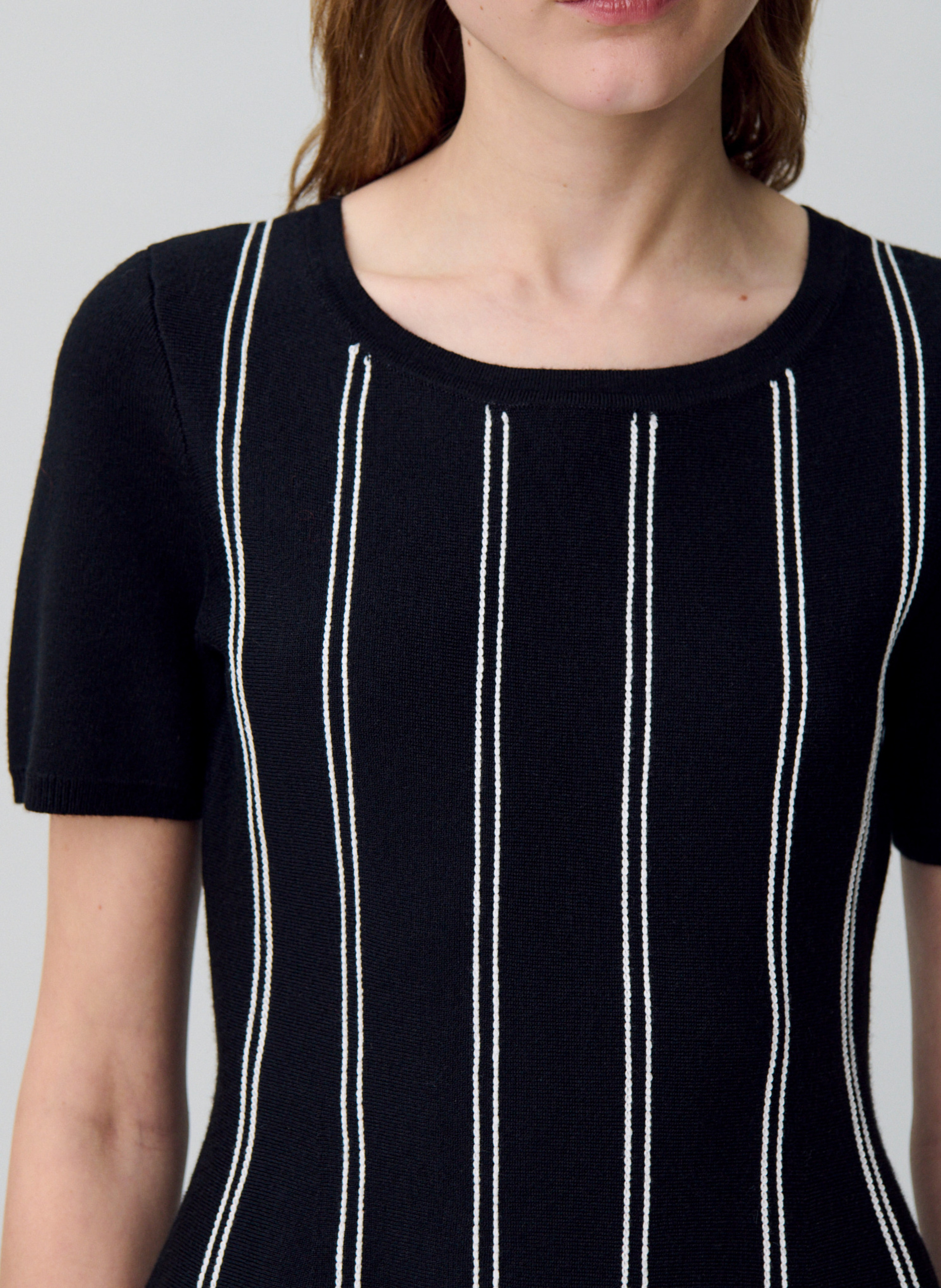 Robe courte cintrée à rayures minta Noir