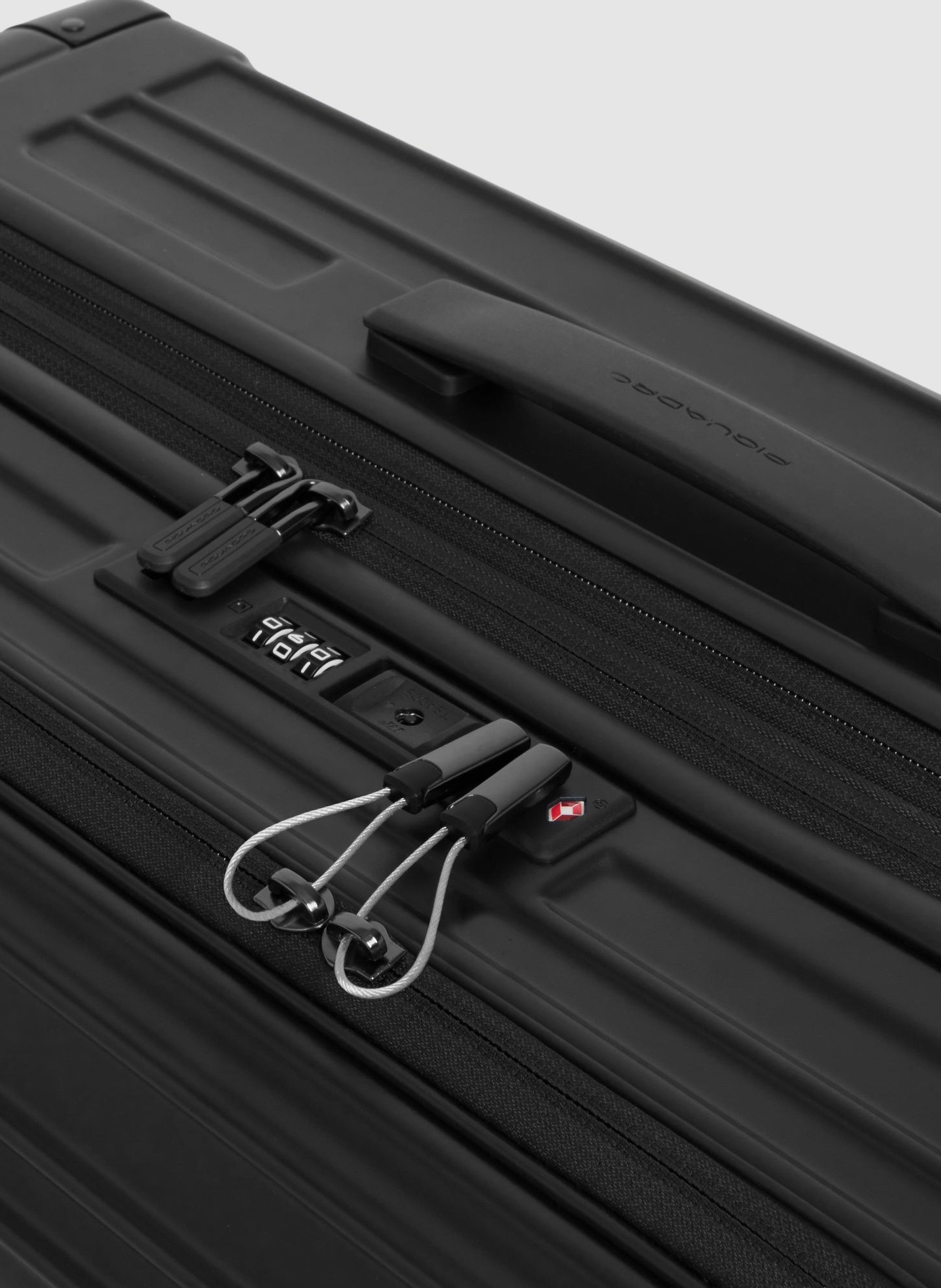 Valise taille moyenne à 4 roues expansible PIQUADRO Noir