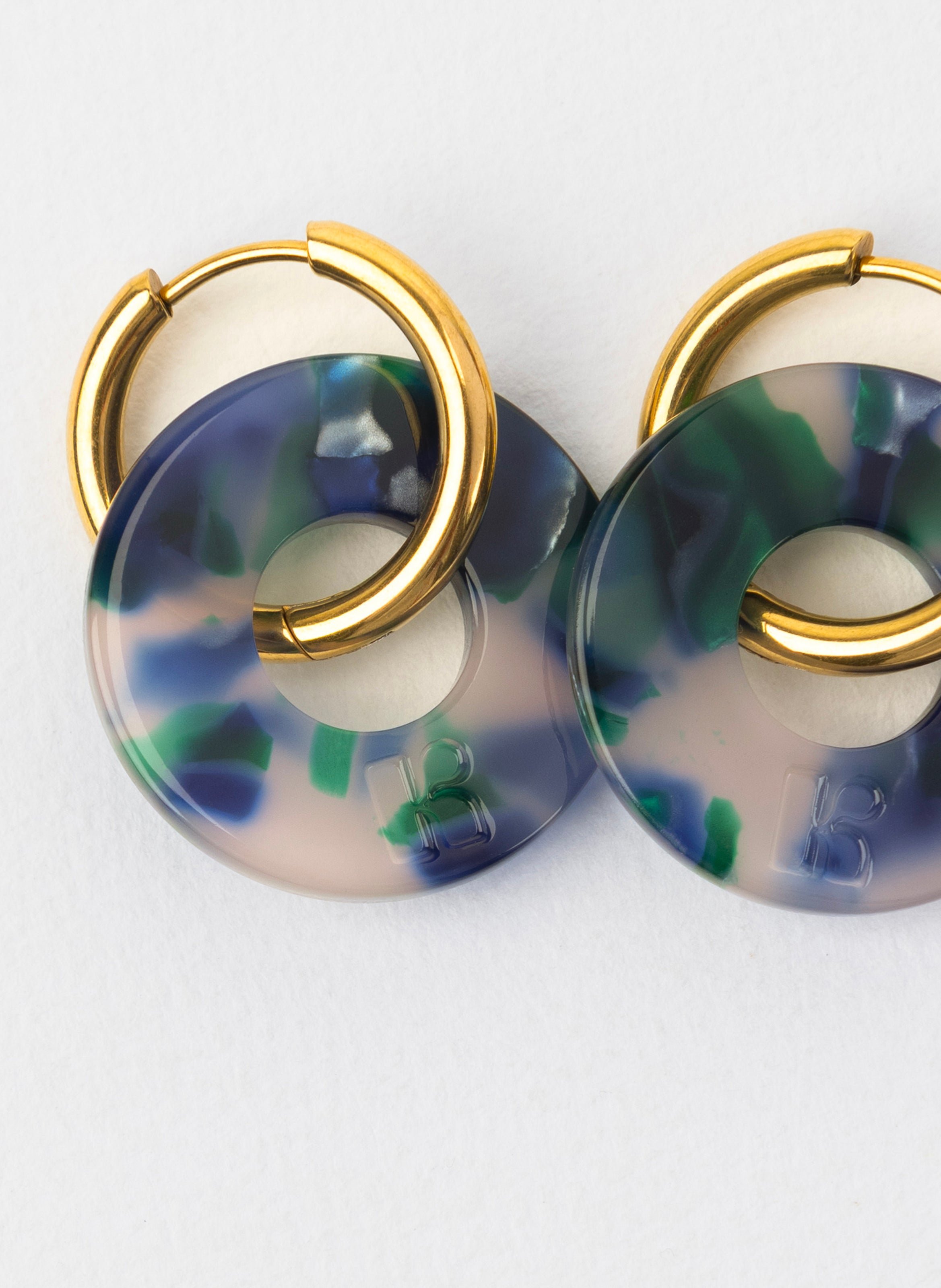 Boucles d'oreilles donuts avec anneaux en acier inoxydable doré KURAGE GINZA Bleu