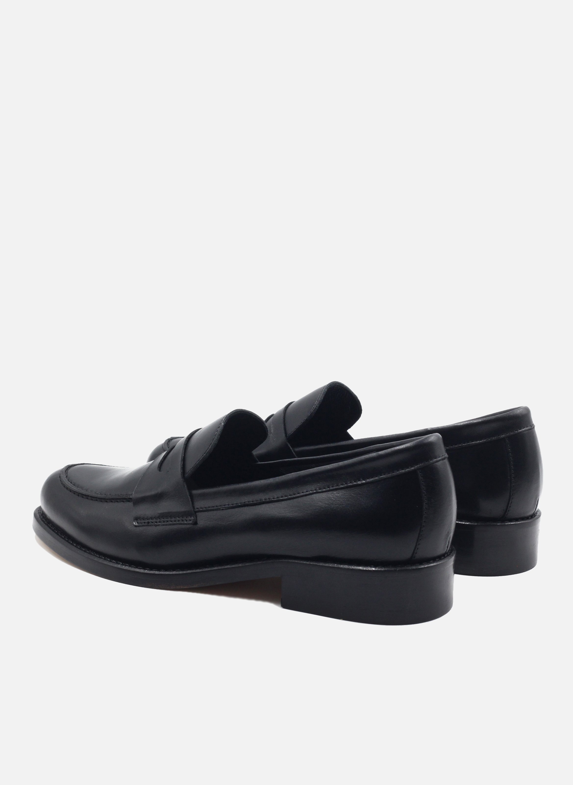 Mocassins cuir lisse JULES & JENN Noir