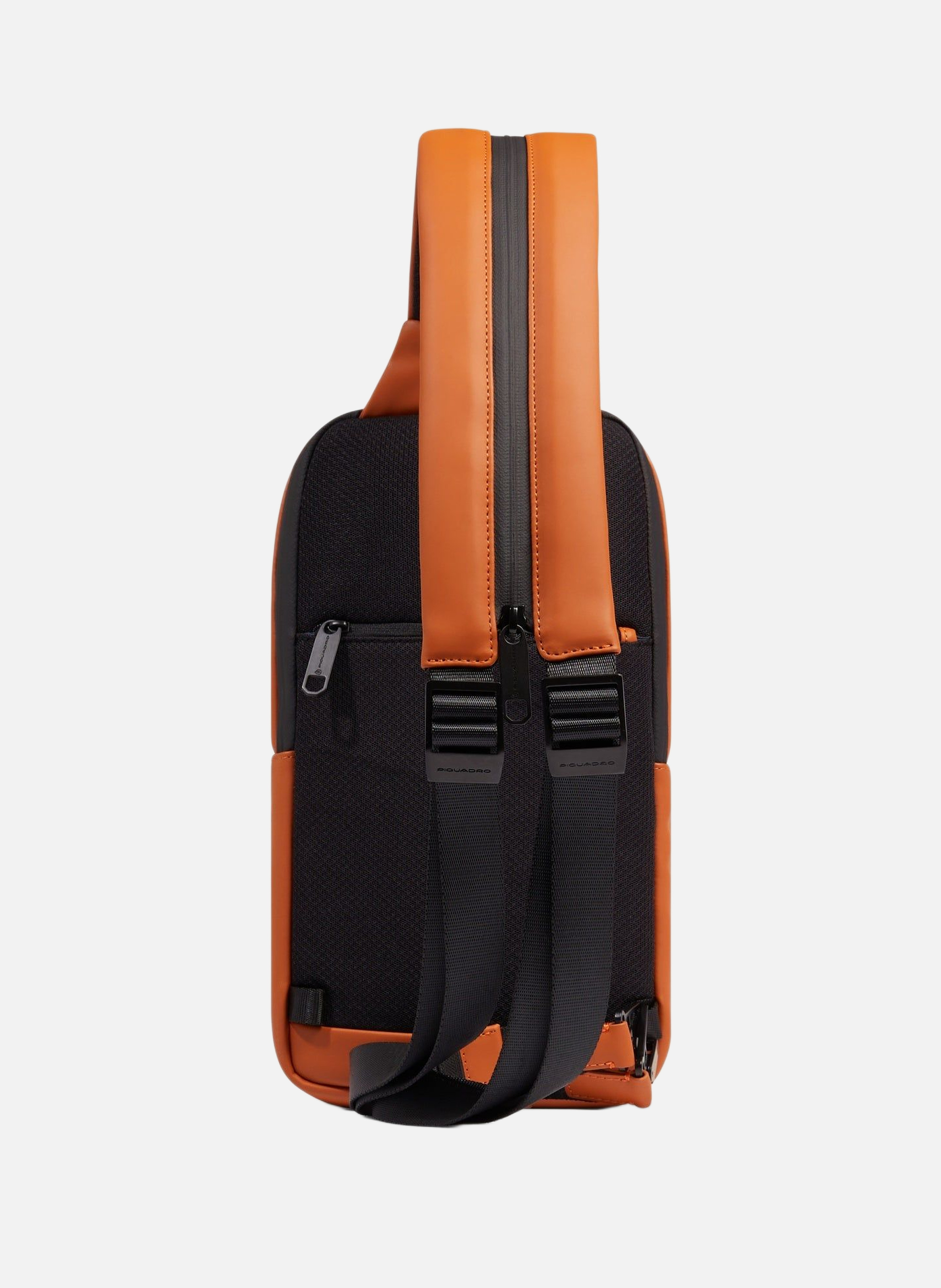 Waterafstotende borstzak PIQUADRO Bruin