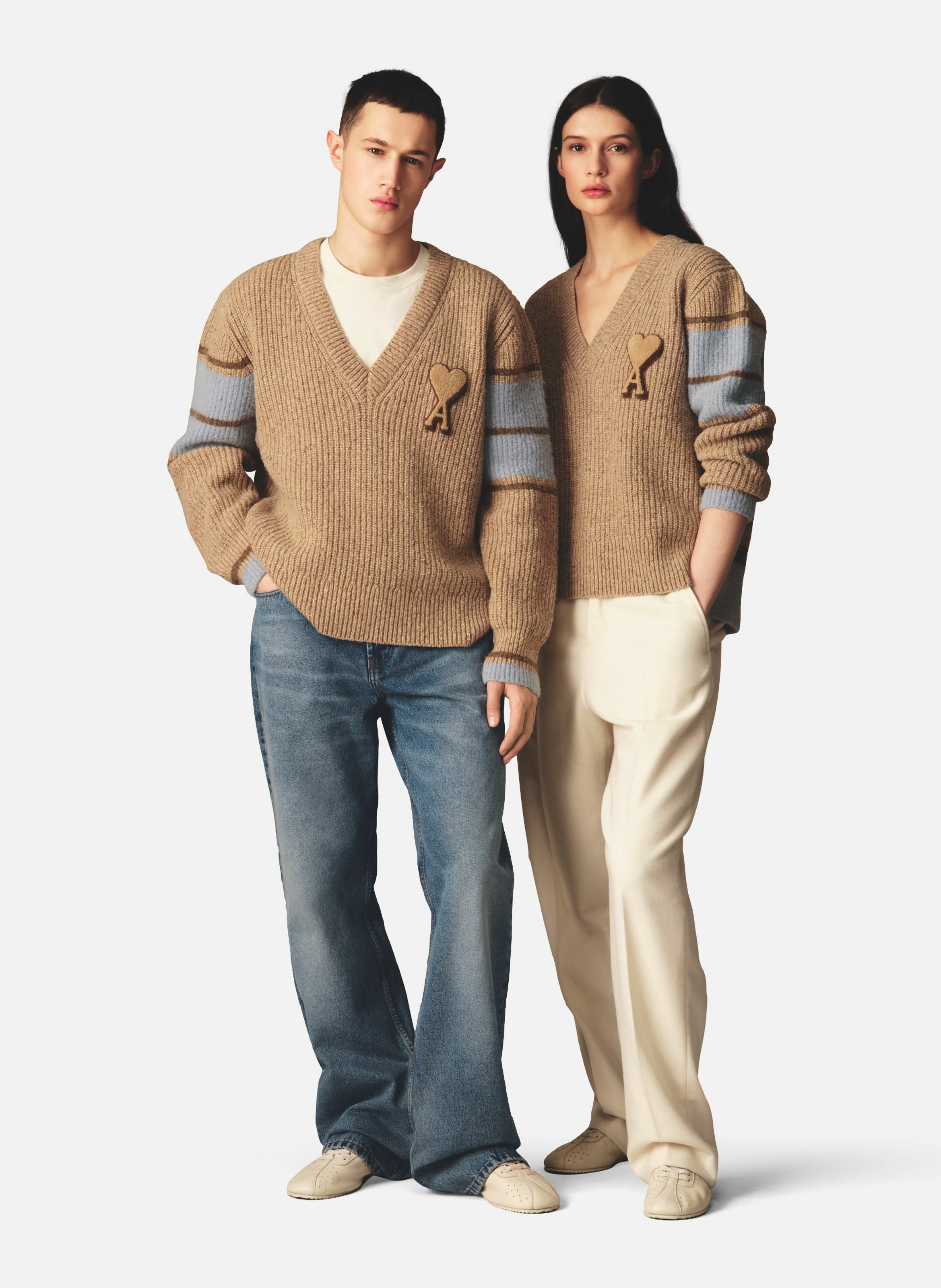 Pull college en laine côtelée unisexe AMI PARIS Marron