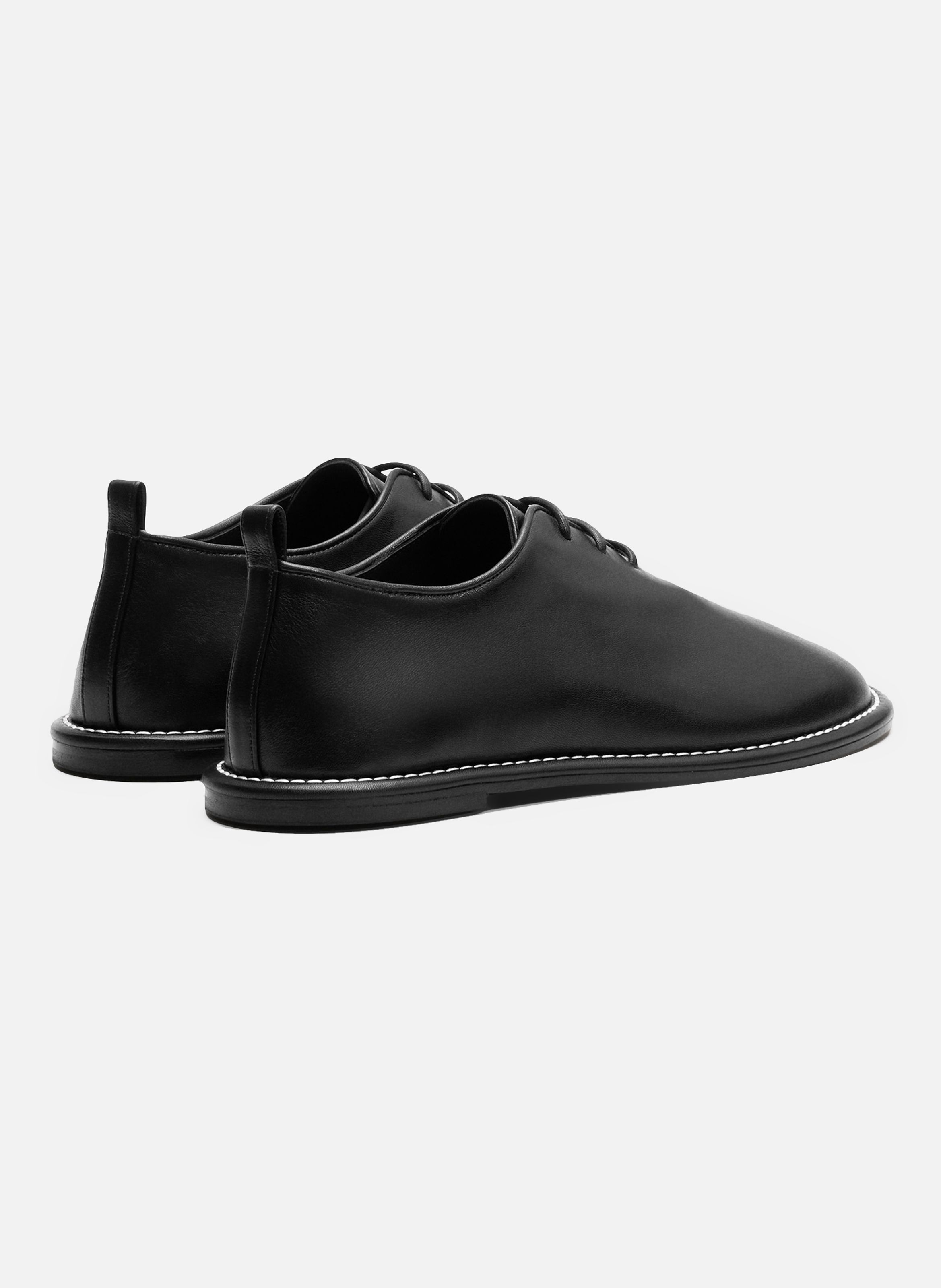 Souliers derby midi unisexes en cuir de veau AMI PARIS Noir