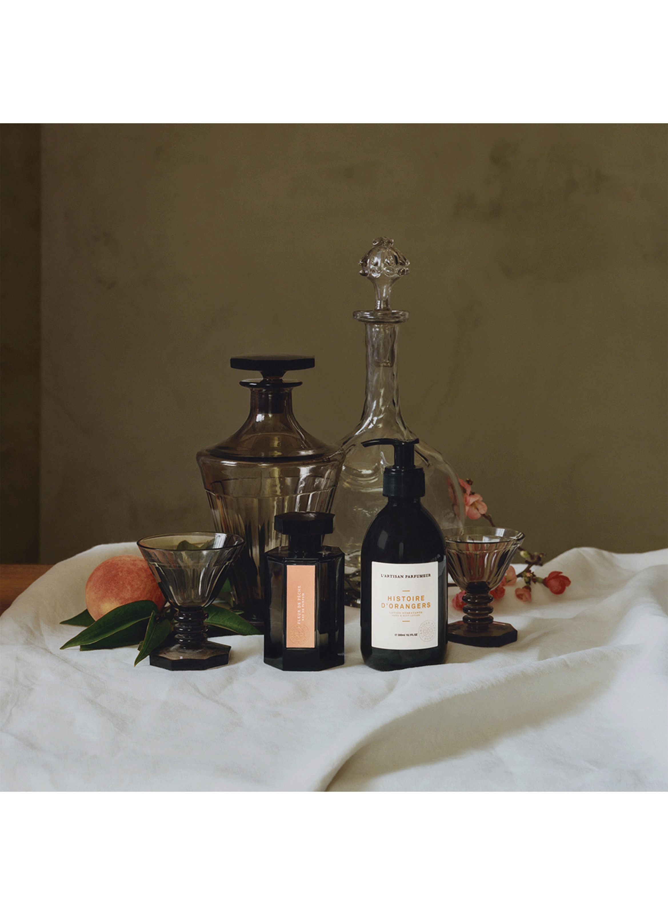 À Fleur de Pêche eau de parfum L'ARTISAN PARFUMEUR No color