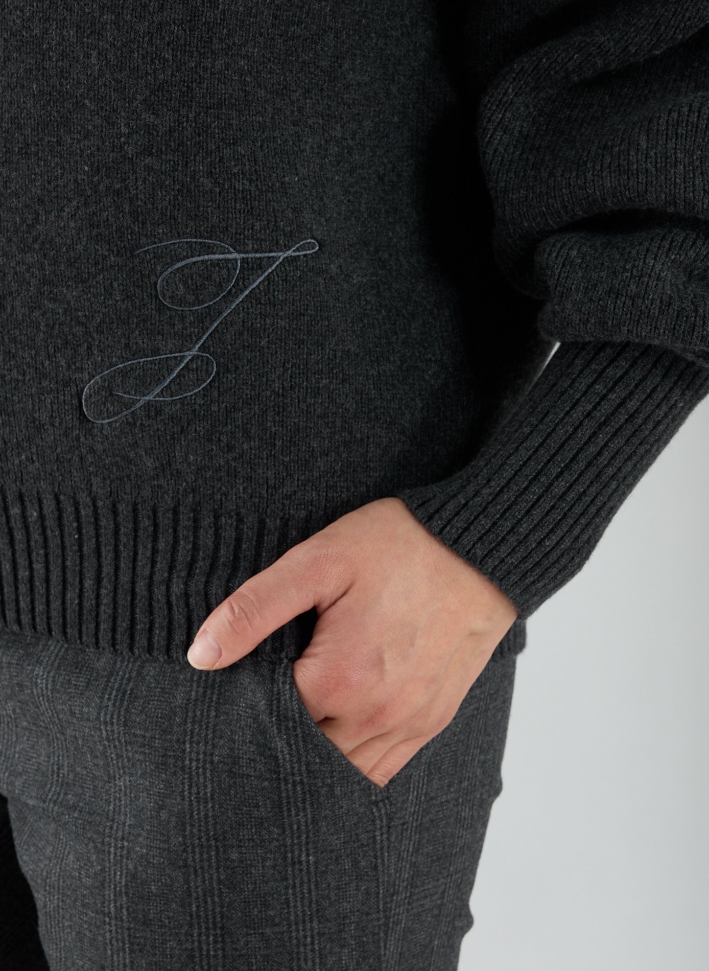 Pull col roulé large en laine vierge et cachemire JACQUEMUS Gris