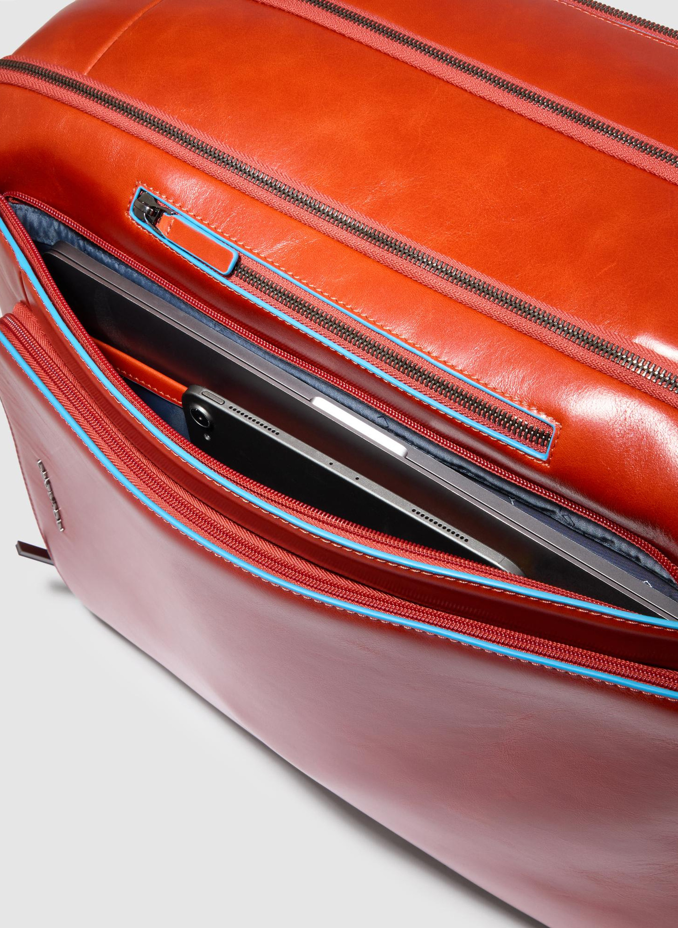 Valise à roulettes cabine avec coque à vêtements PIQUADRO Marron