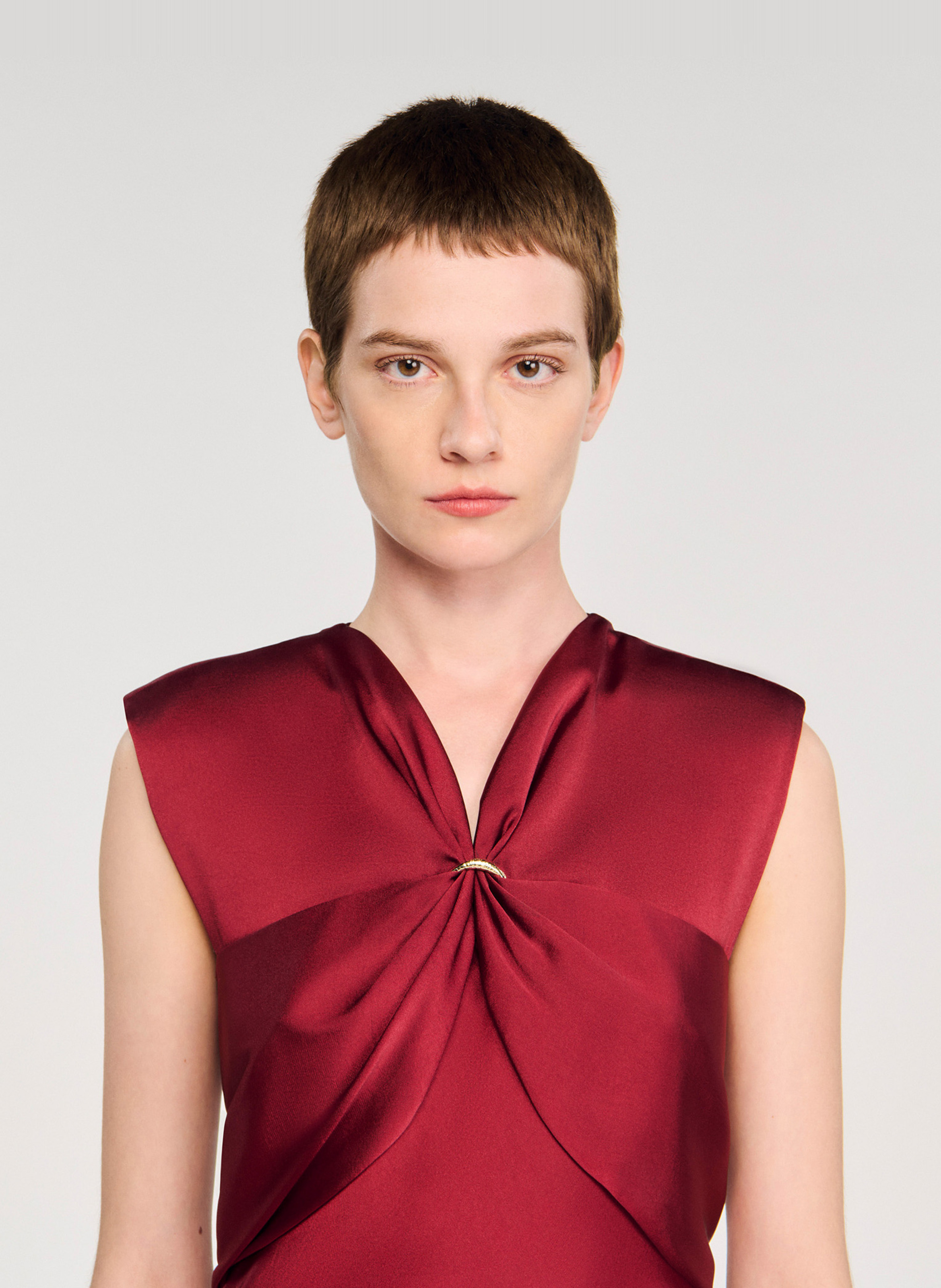 Robe longue cintrée satinée SANDRO Rouge