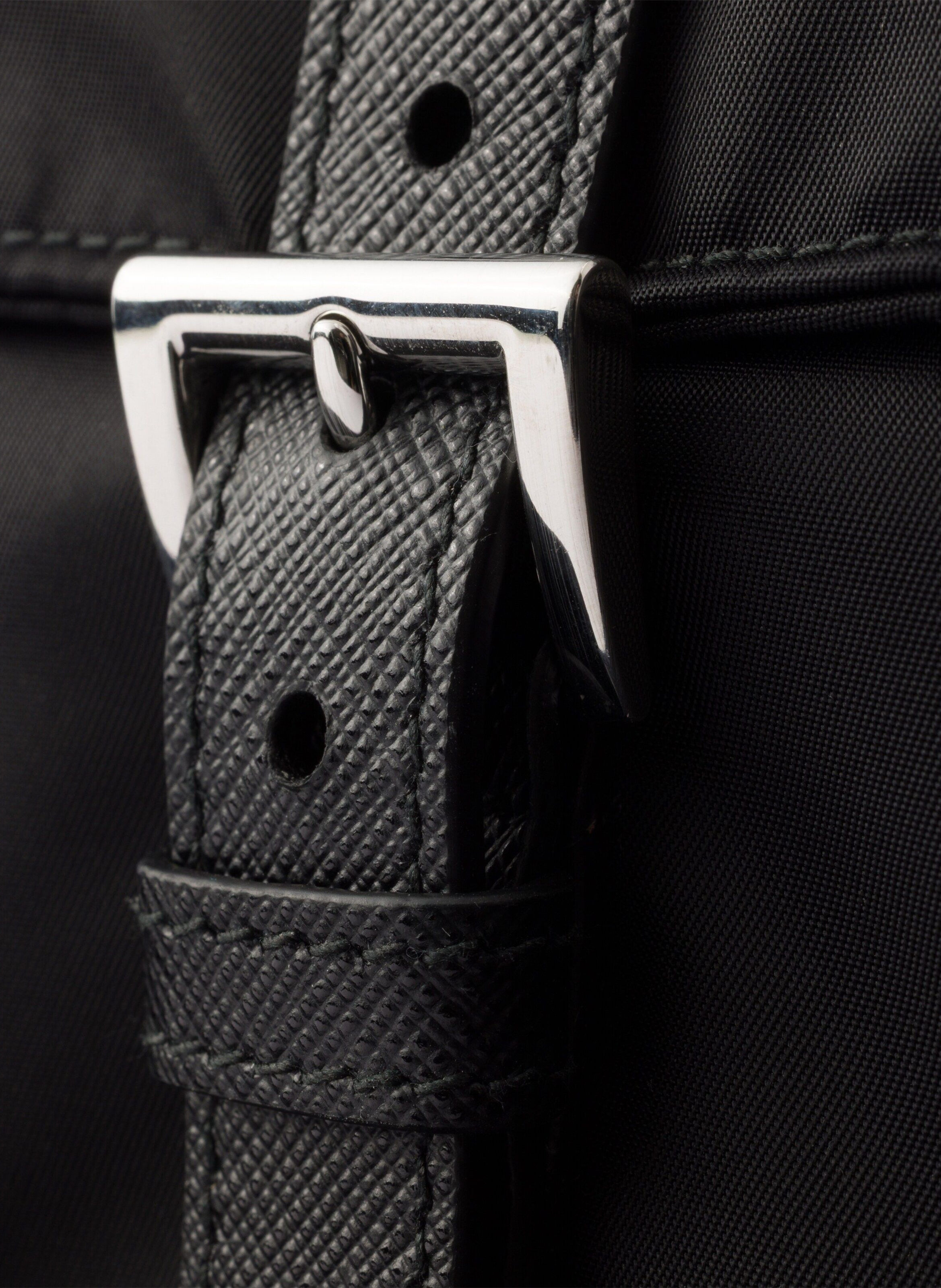 Sac porté épaule en re-nylon PRADA Noir