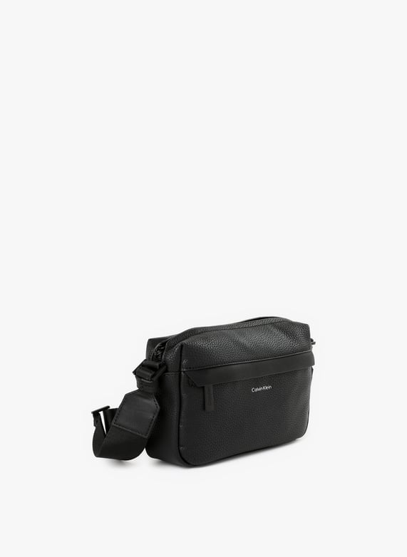 Sac à bandoulière effet cuir | Noir by CALVIN KLEIN Sac à bandoulière effet cuir Noir