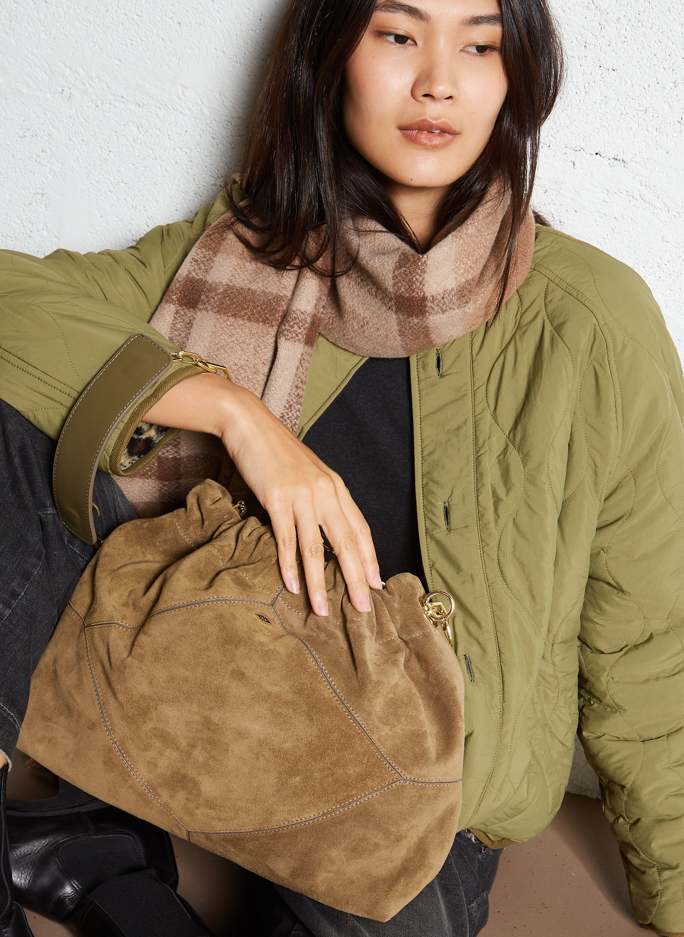 Sac bandoulière tote en cuir velours june tote BA&SH Kaki