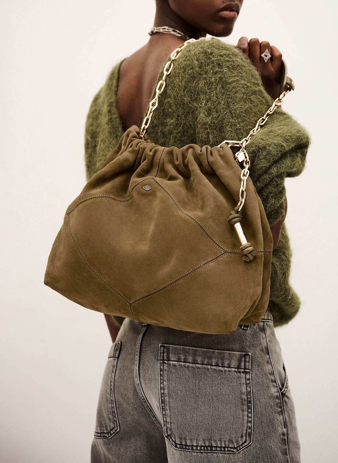 Sac bandoulière tote en cuir velours june tote BA&SH Kaki