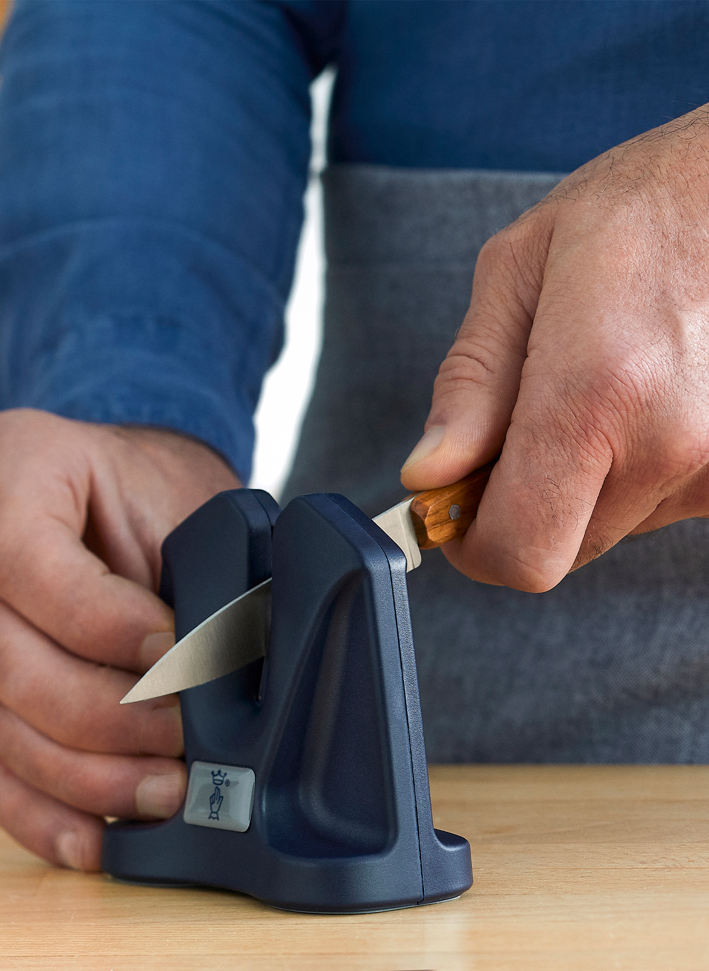 Aiguiseur de couteau manuel OPINEL Bleu