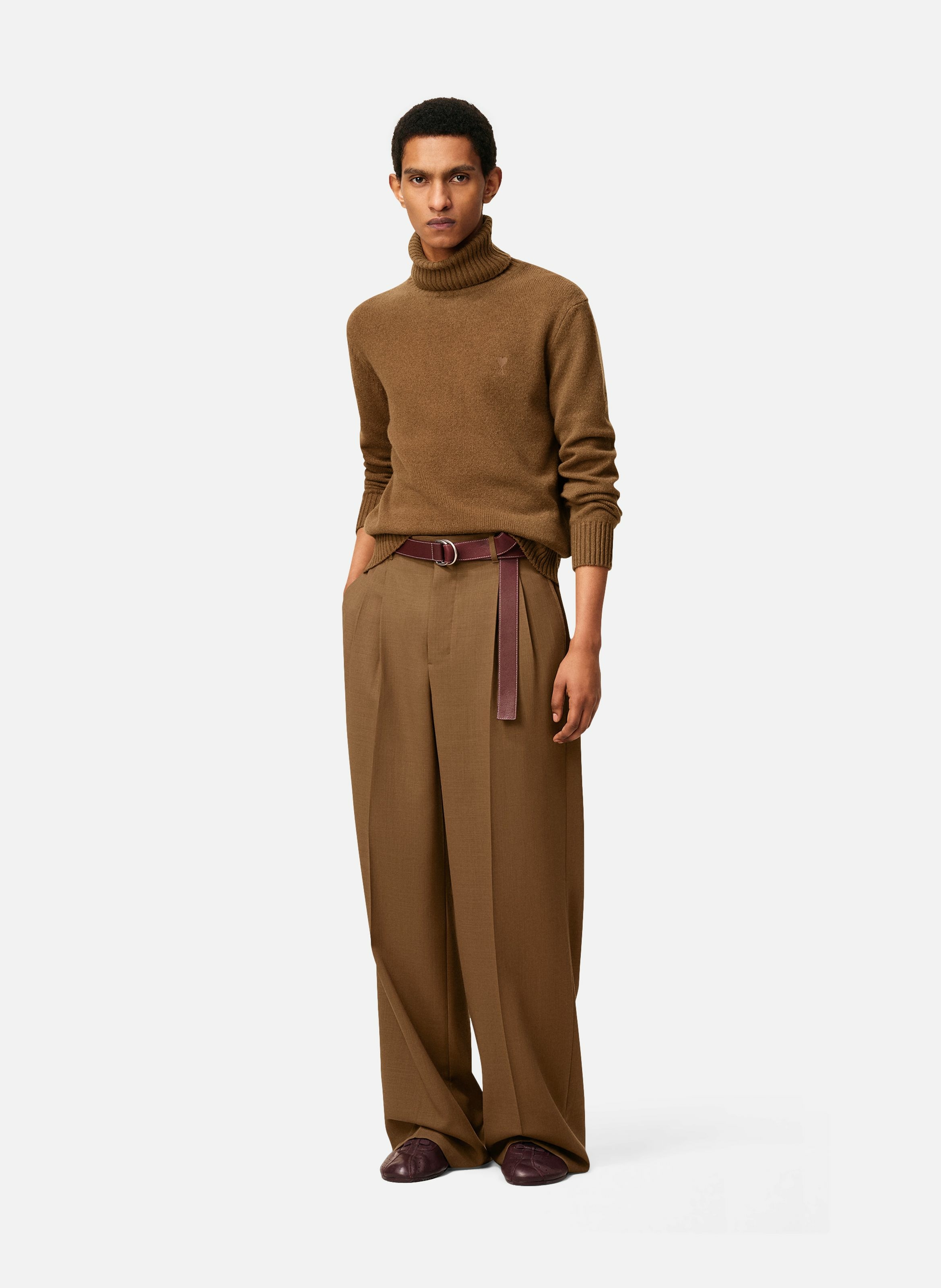 Pantalon large avec pattes de serrages en laine AMI PARIS Marron