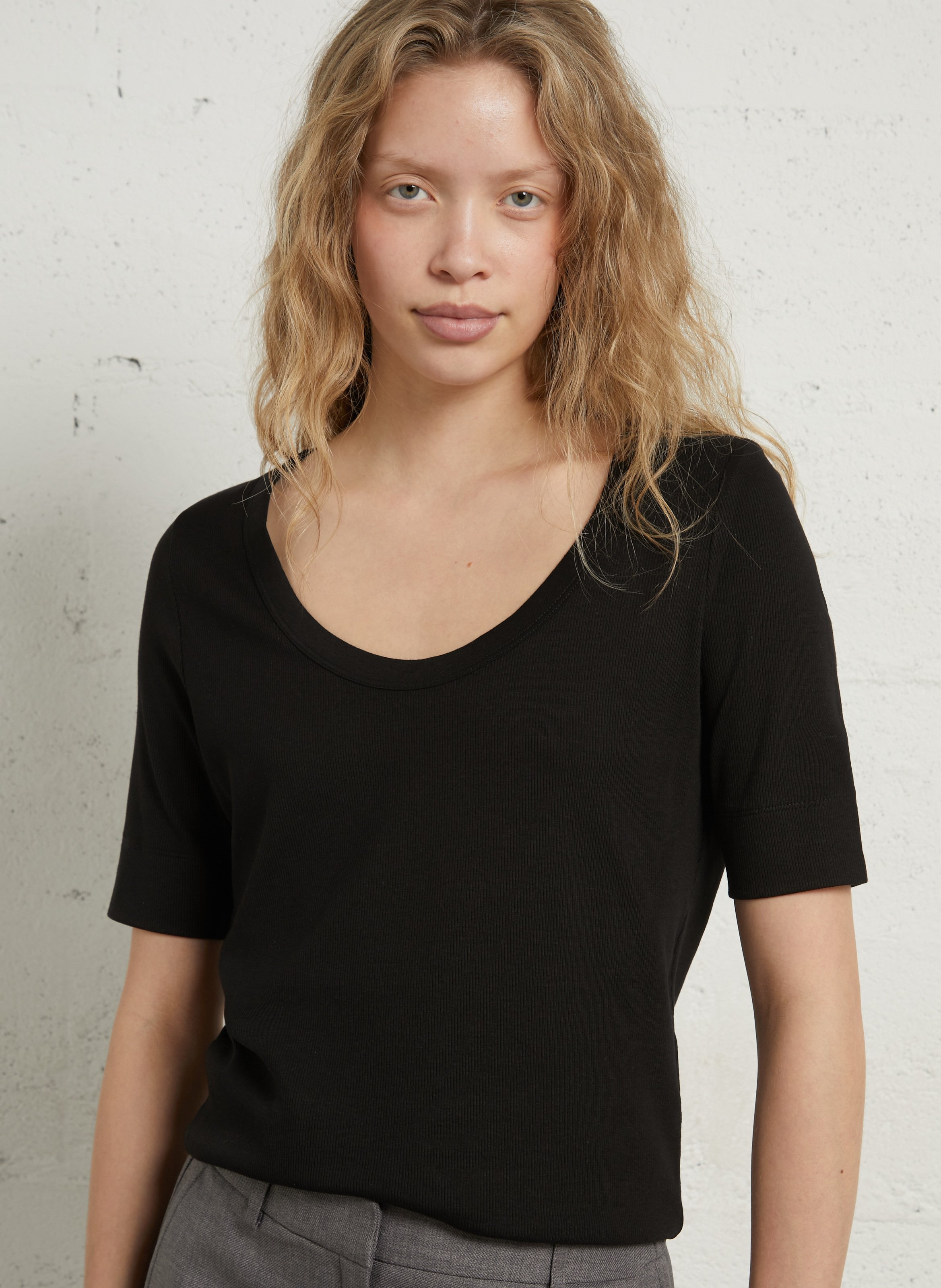 Tee-shirt col rond en coton mélangé lana MAISON 123 Noir