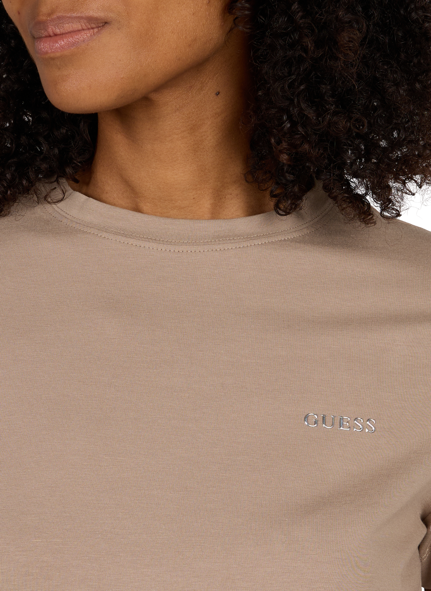 T-Shirt Tracey mit glänzendem Logo aus Baumwollmischung GUESS Braun