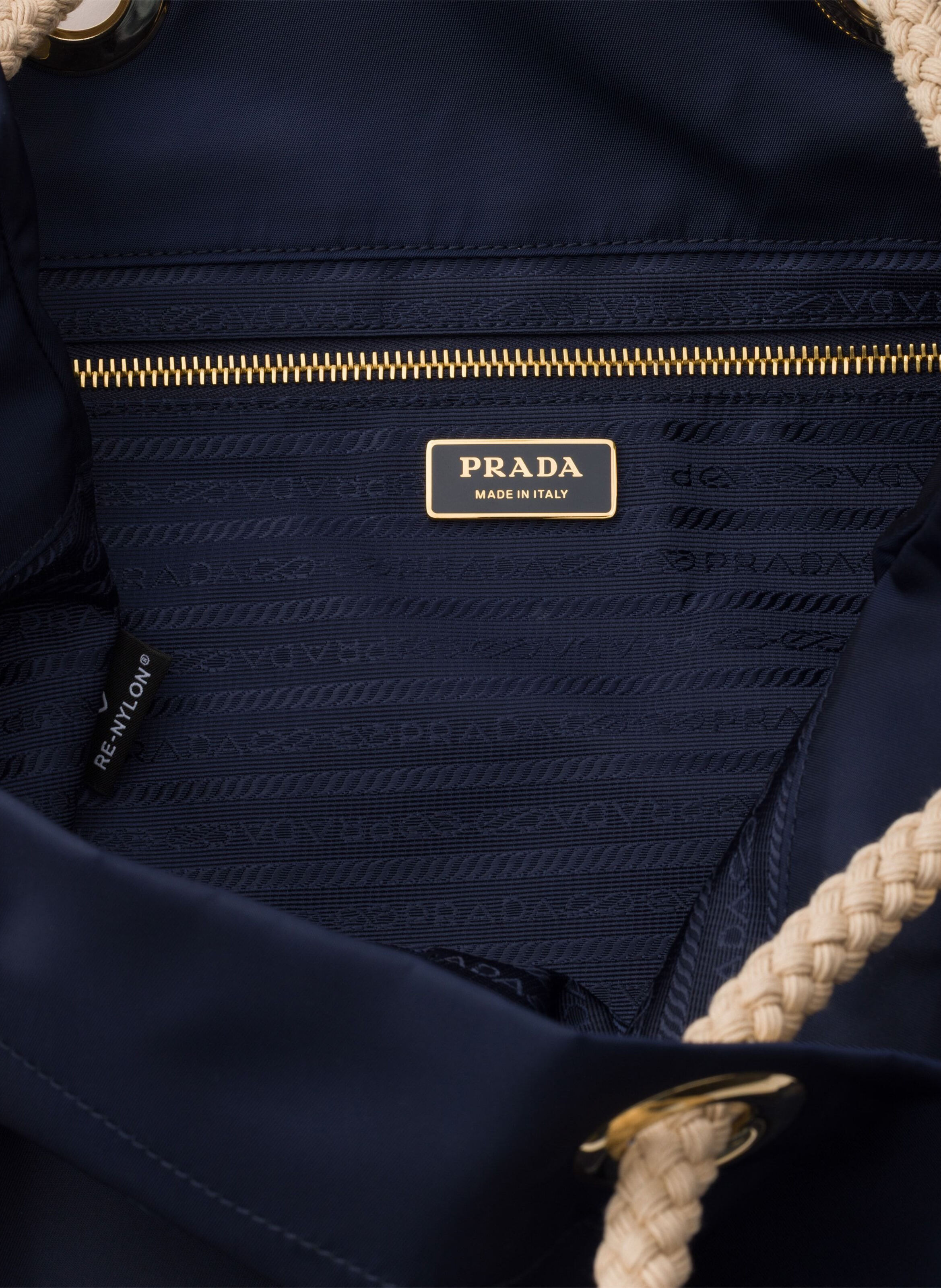 Grand sac seau prada mariner en re-nylon PRADA Bleu