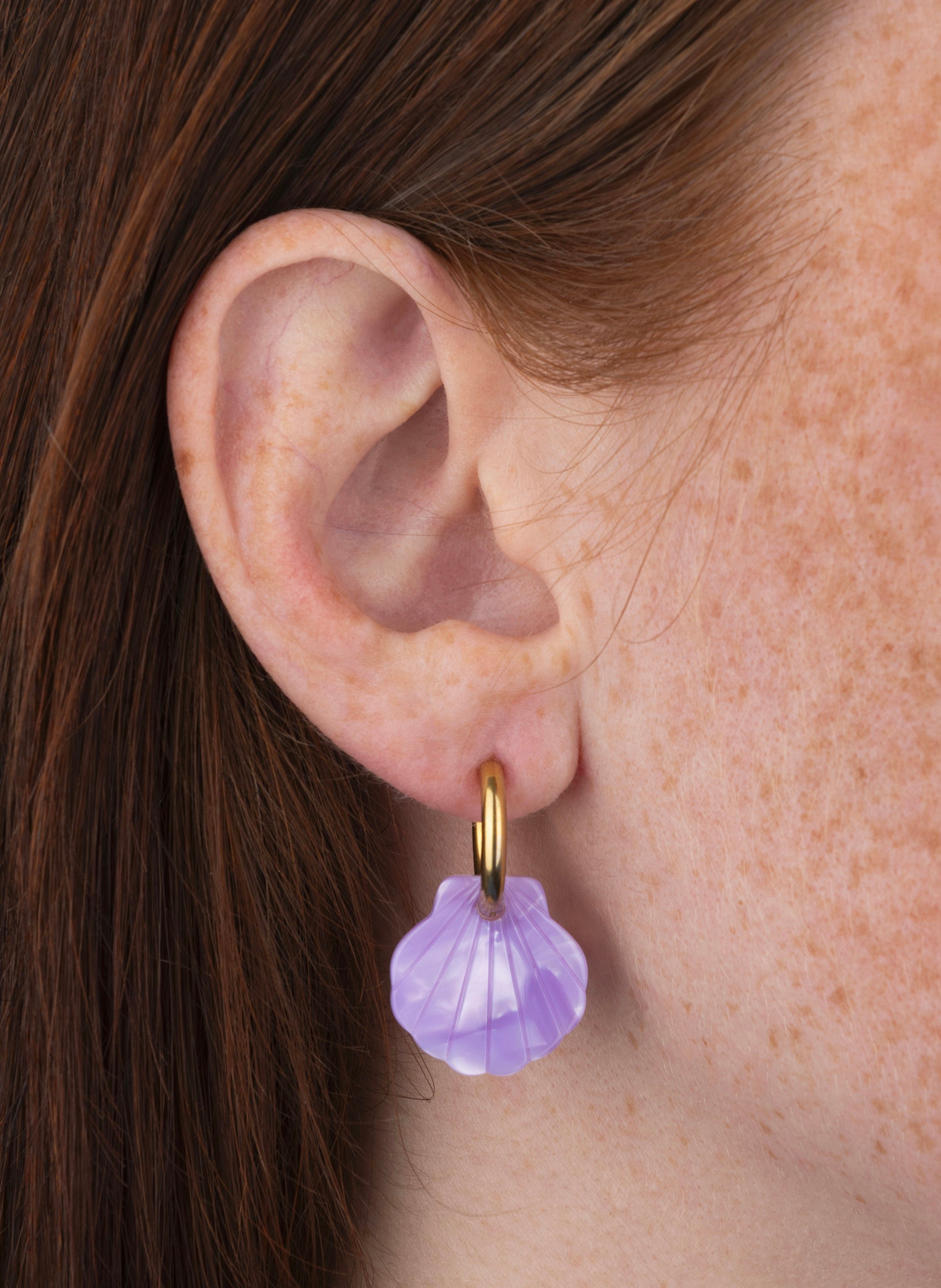 Boucles d'oreilles baby mermaid avec anneaux en acier inoxydable argenté KURAGE GINZA Violet