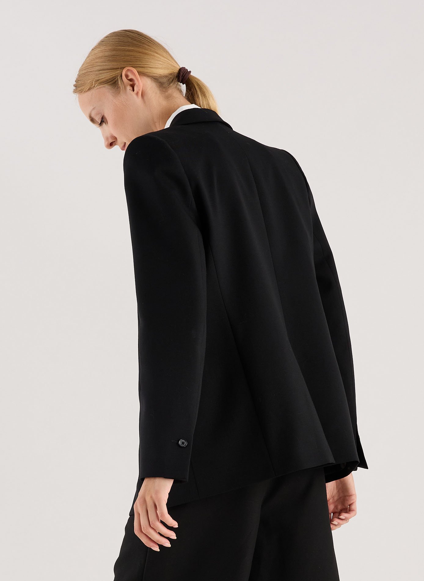 Shoulder-padded blazer SAISON 1865 Black