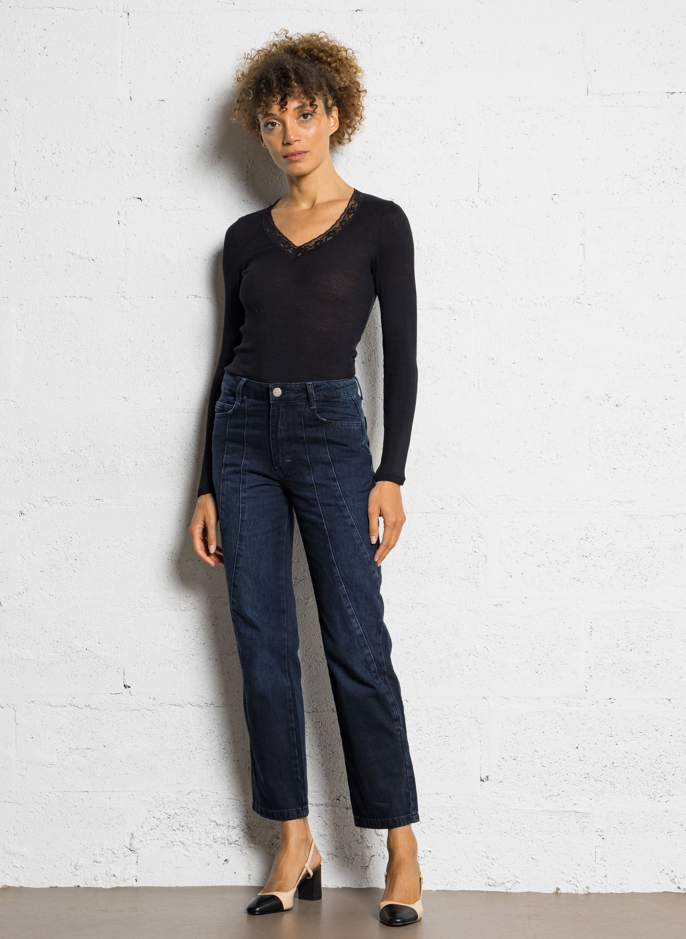 Tee-shirt col v dentelle uni ARMOR-LUX Noir