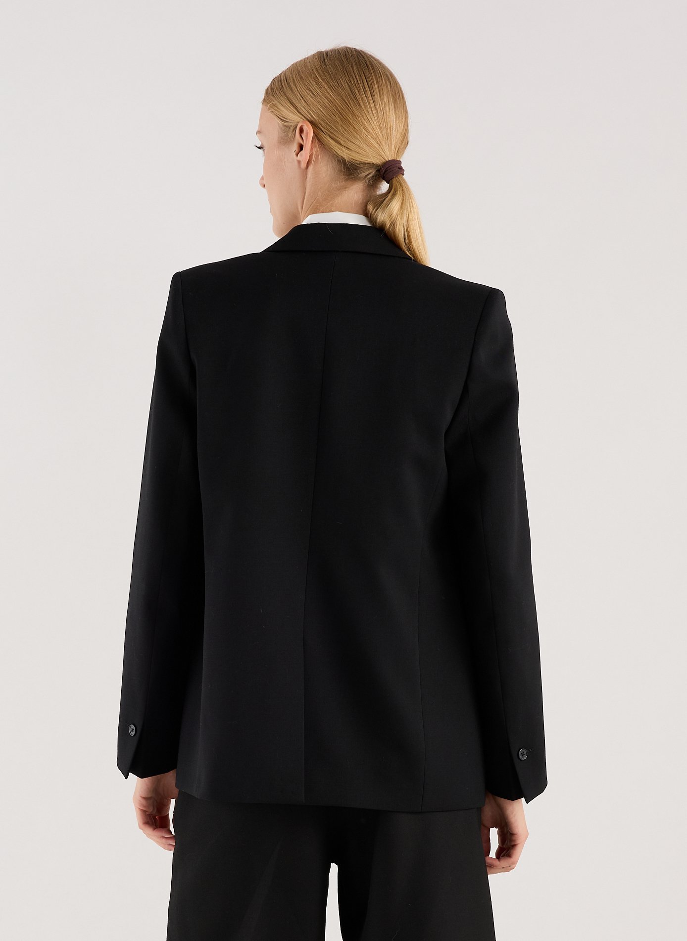 Shoulder-padded blazer SAISON 1865 Black