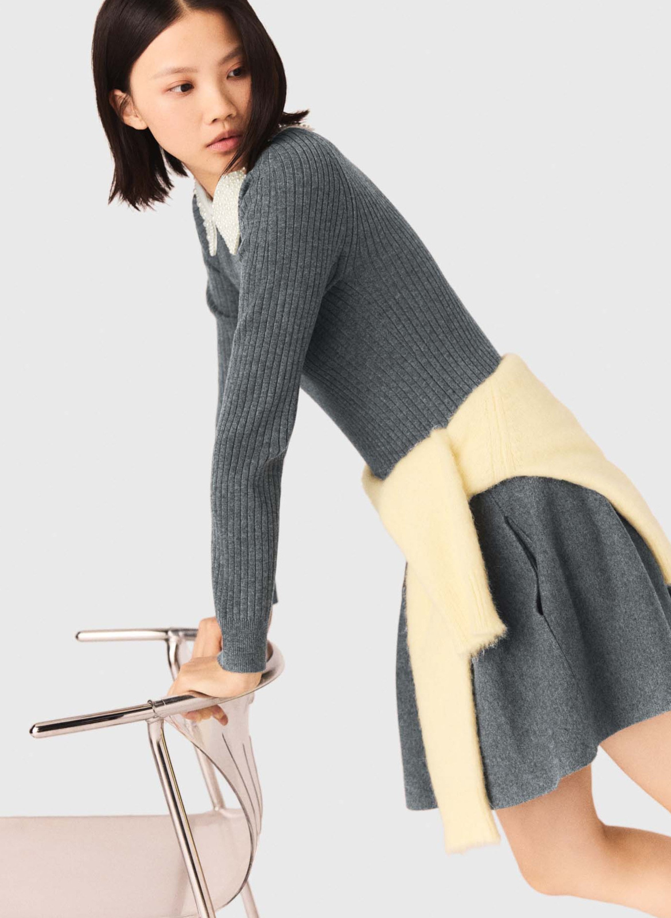 Robe courte col classique en maille côtelée MAJE Gris