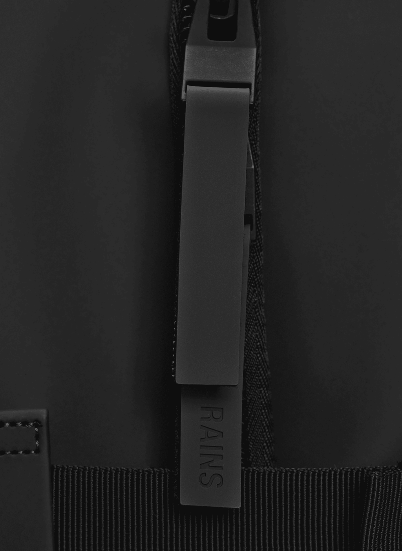 Valise cabine à roulettes  RAINS Noir