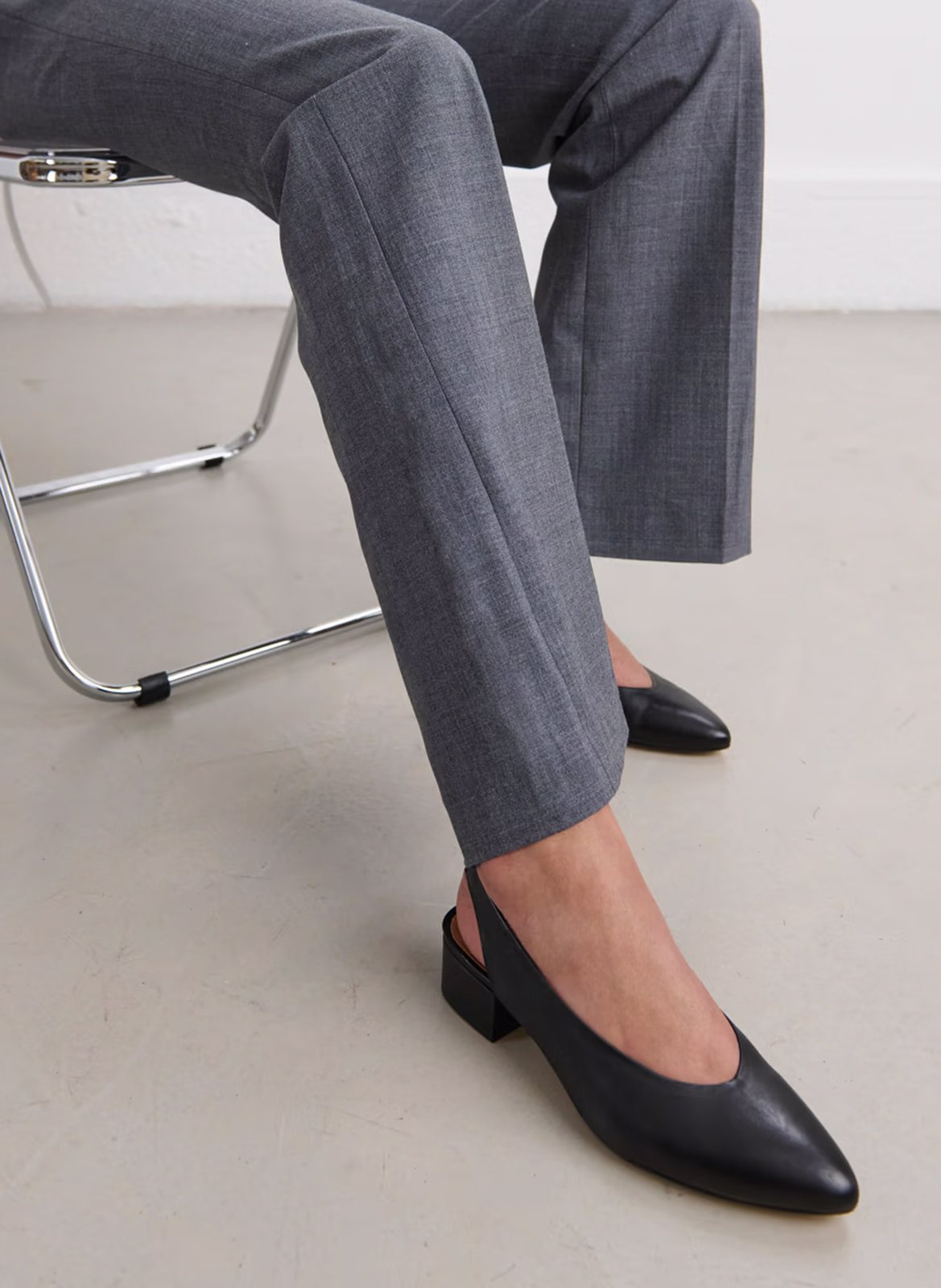 Ballerines en cuir lisse vince JONAK Noir