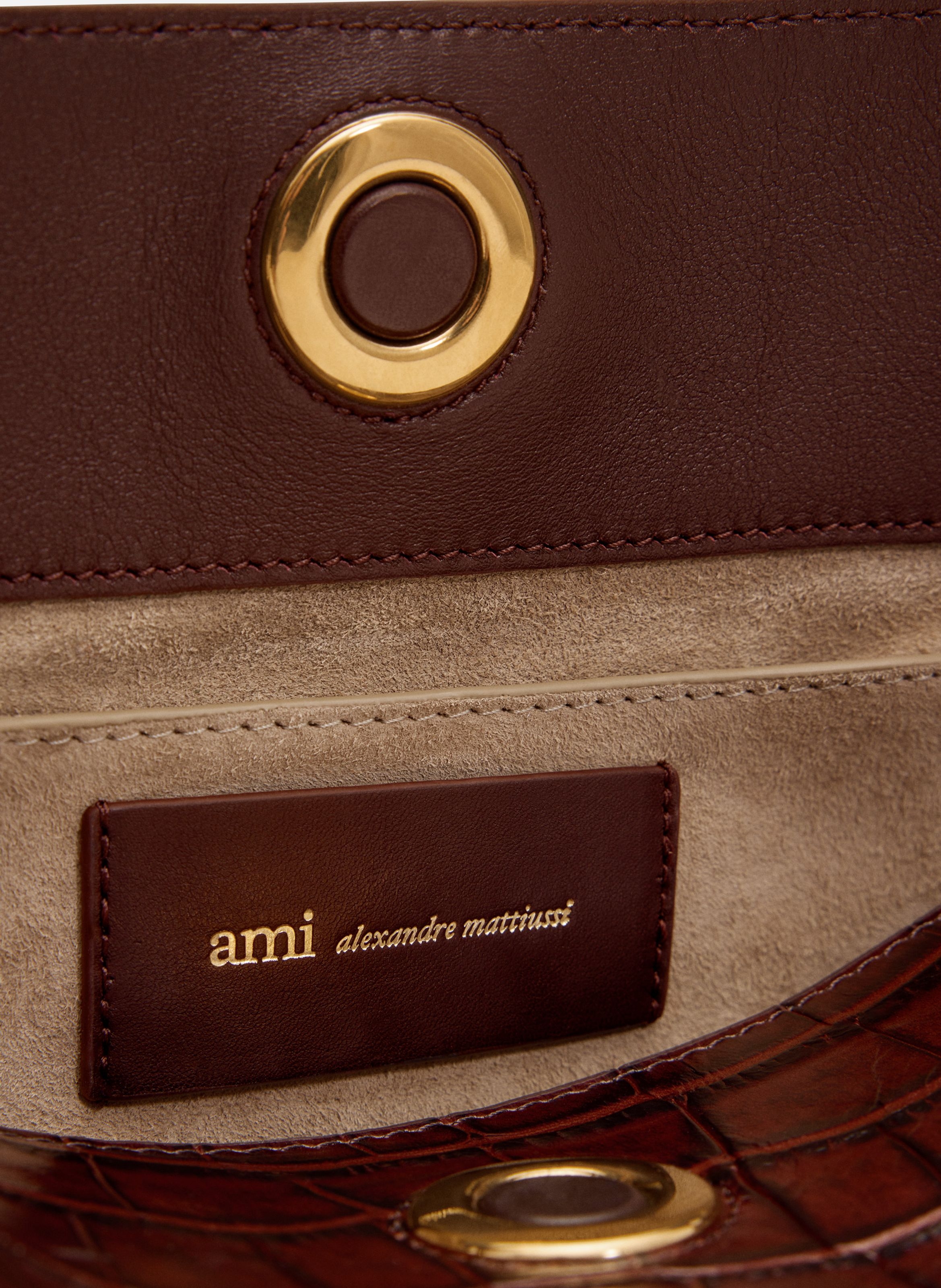 Sac carrousel unisexe en cuir de veau embossé crocodile AMI PARIS Marron