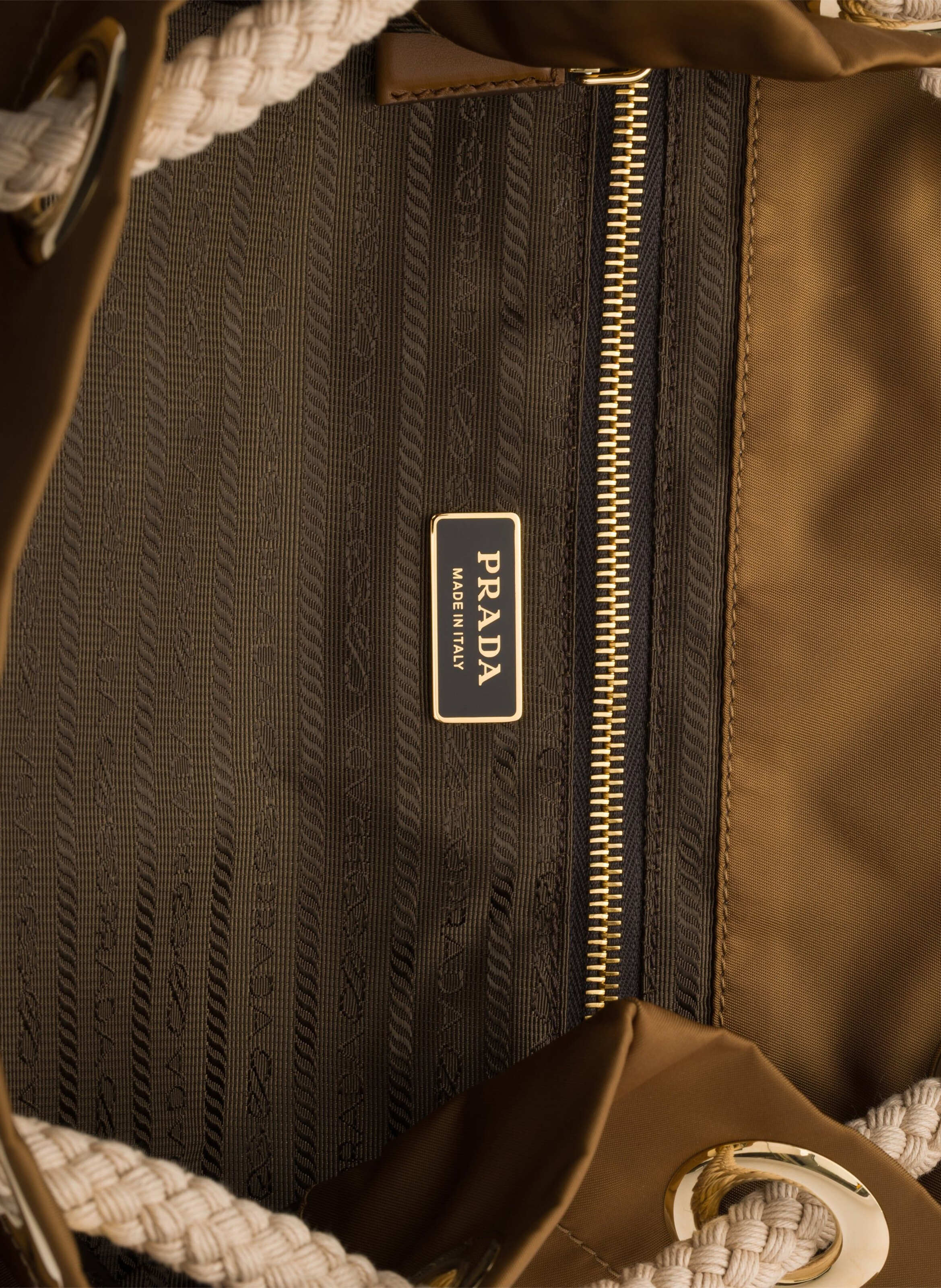 Grand sac seau prada mariner en re-nylon PRADA Marron