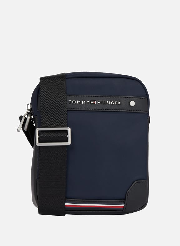 Tommy hilfiger 2025 luggage burlington