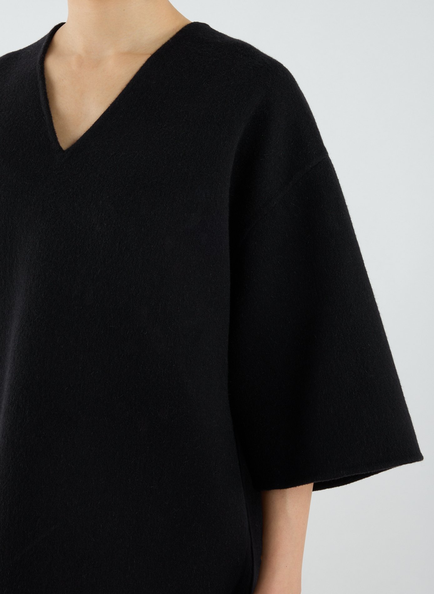Pull col V en laine vierge et angora TIBI Noir