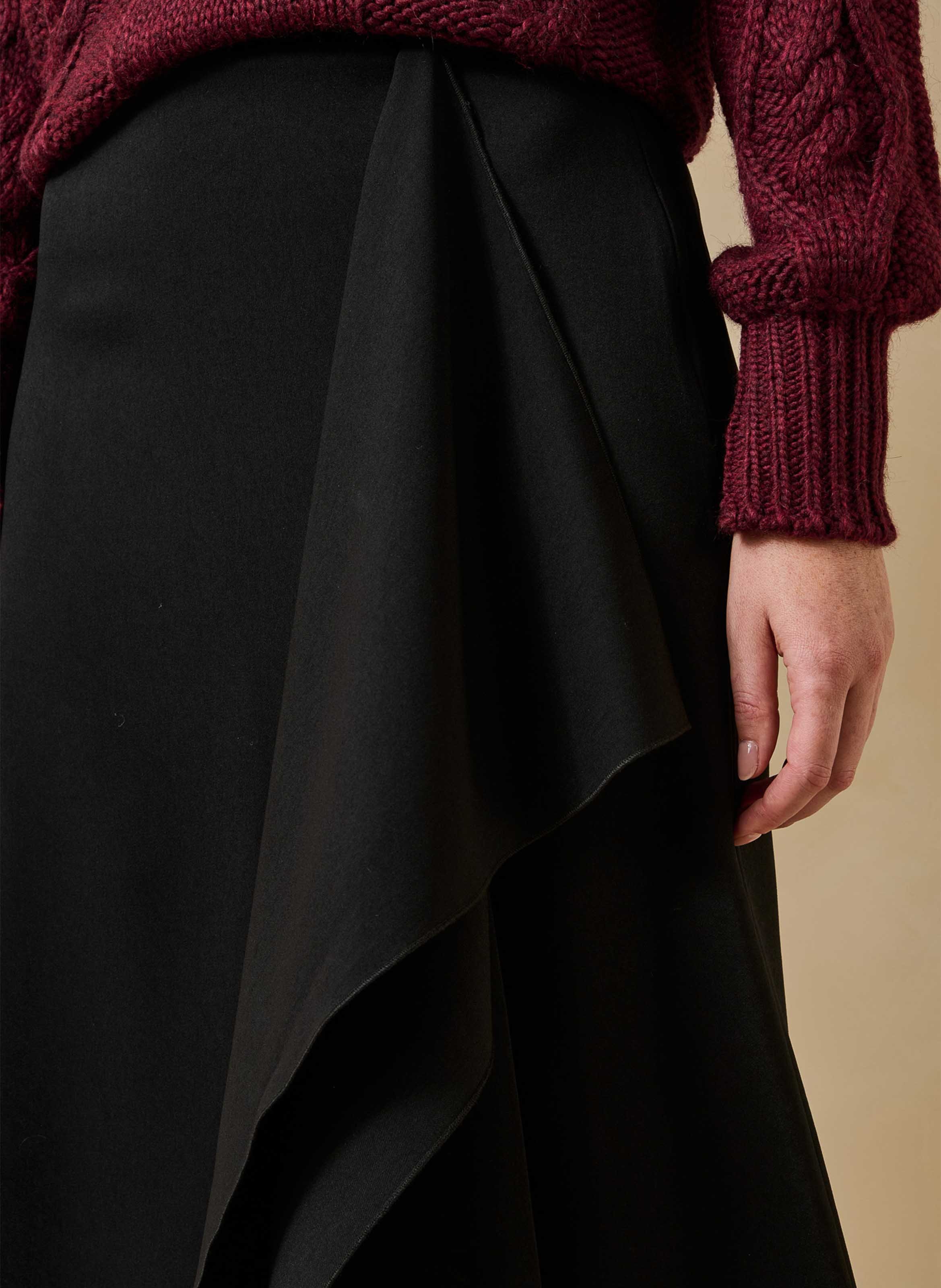 Asymmetrische, uitlopende midi-rok LA FEE MARABOUTEE Zwart