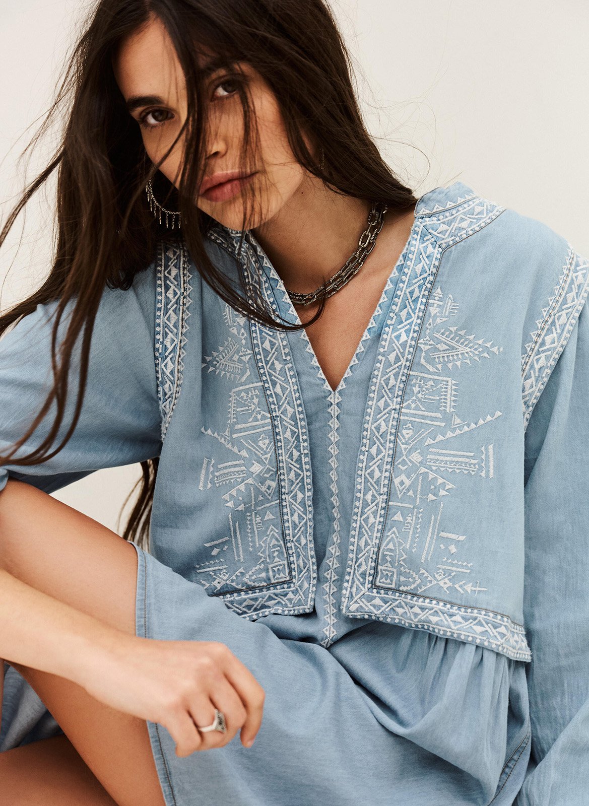 Robe courte col v en coton brodé laena BA&SH Bleu