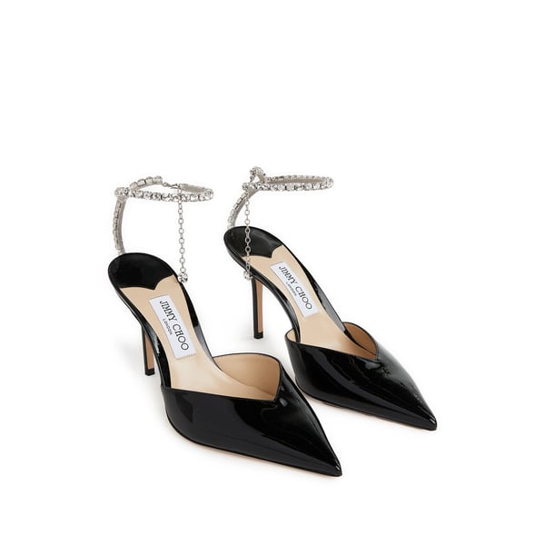 Escarpins vernis ornés de cristaux