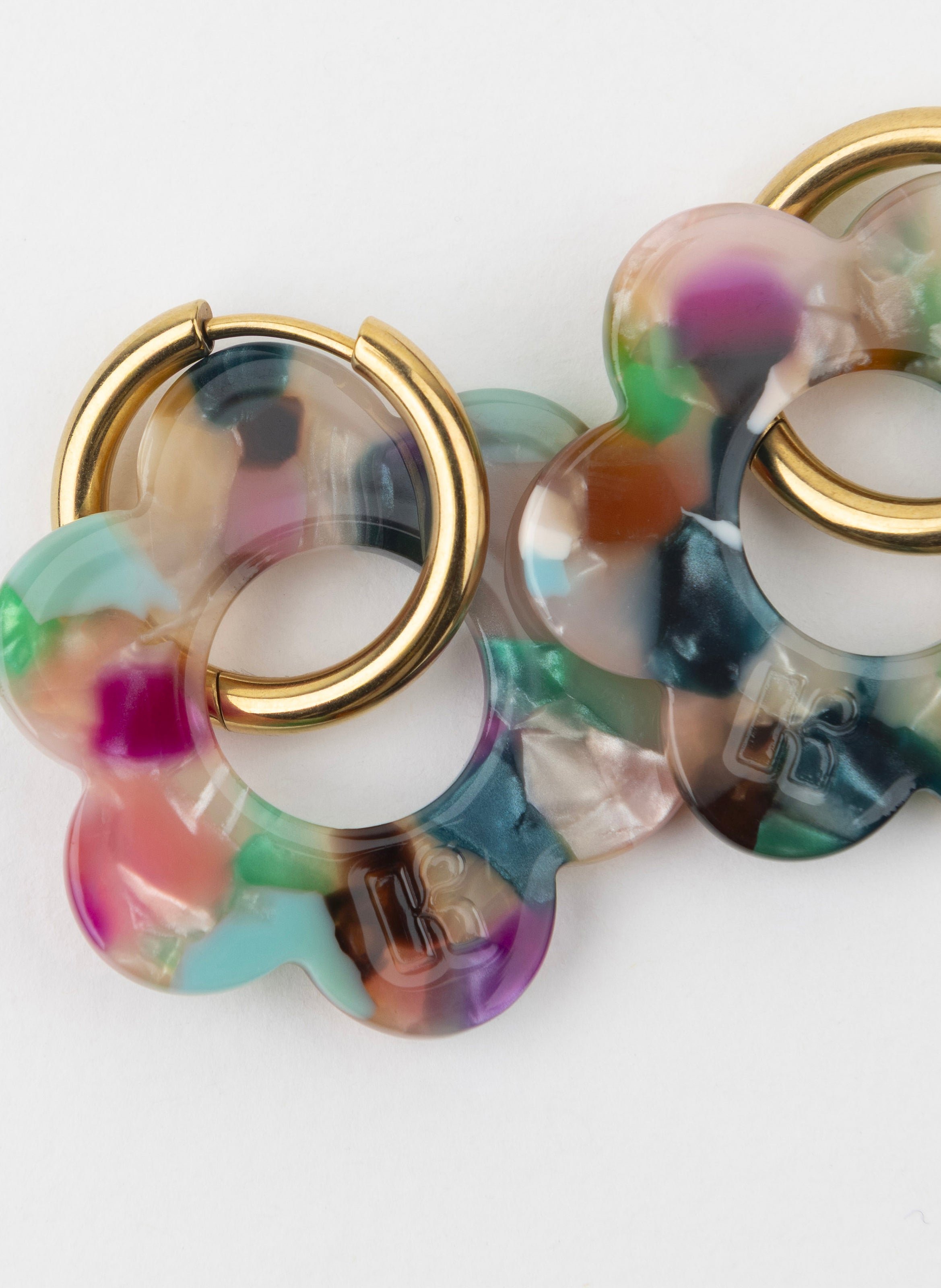 Boucles d'oreilles Maxi Fleurette avec anneaux en acier inoxydable doré KURAGE GINZA Multicolore