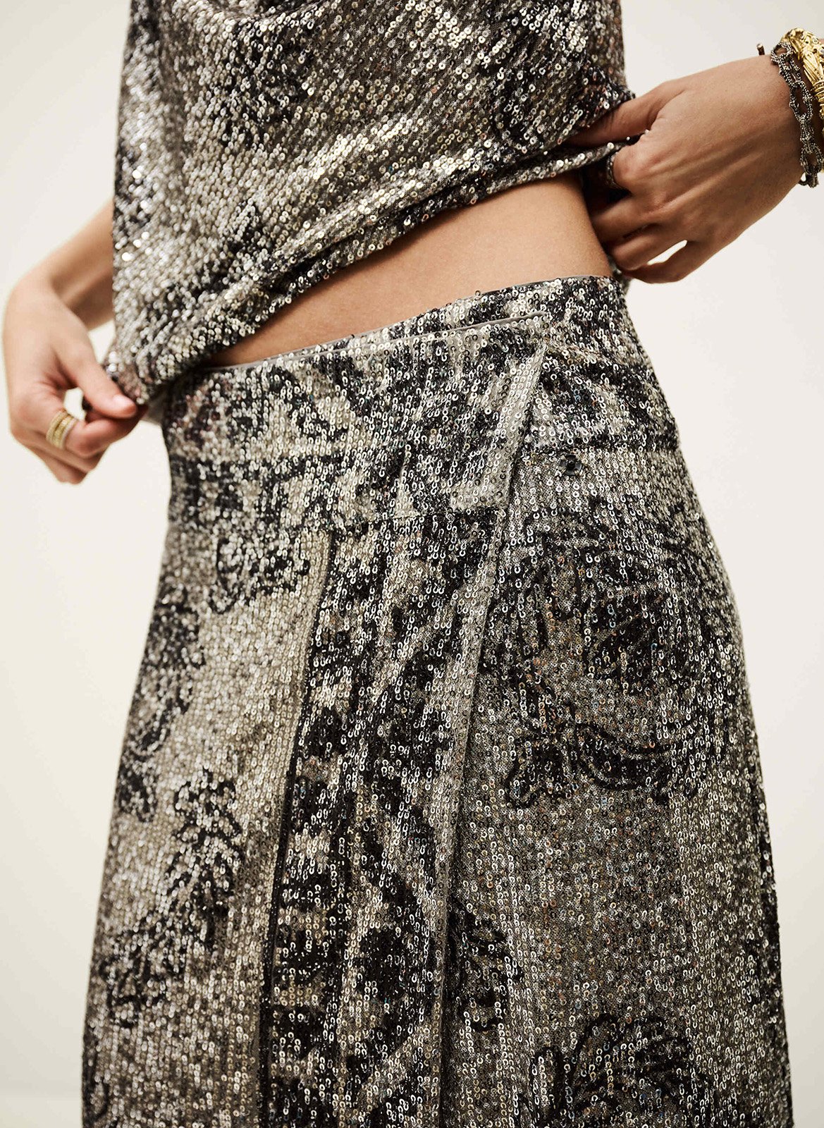 Jupe longue portefeuille à motif sequins silvia BA&SH Noir