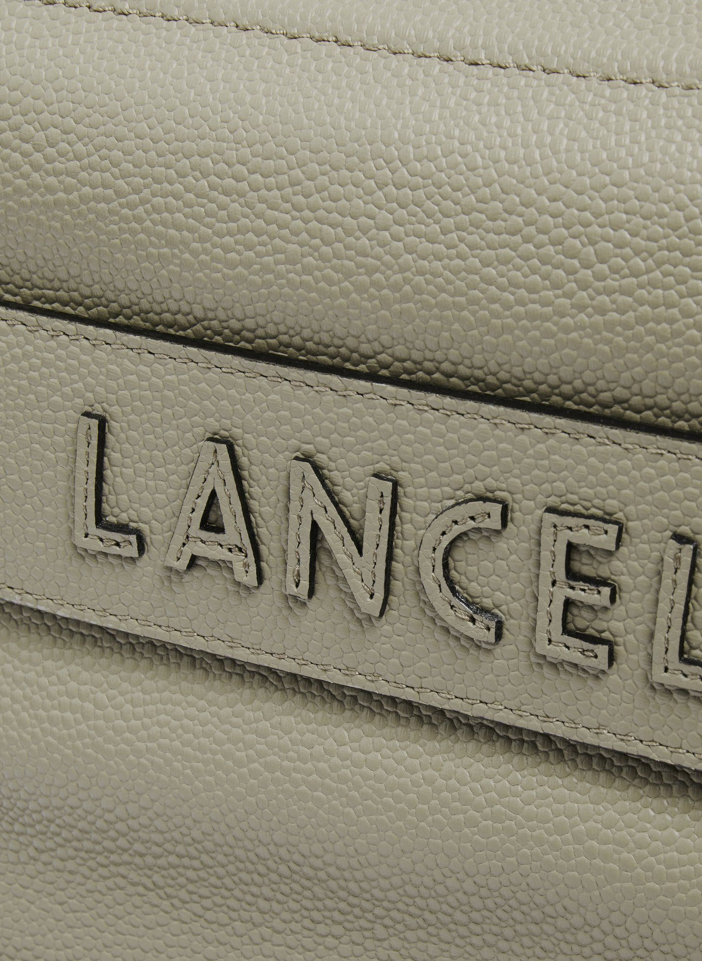 Weekendtas Ninon 45 van Lancel, rood vaarsleer, middelgrote reistas. LANCEL Groen