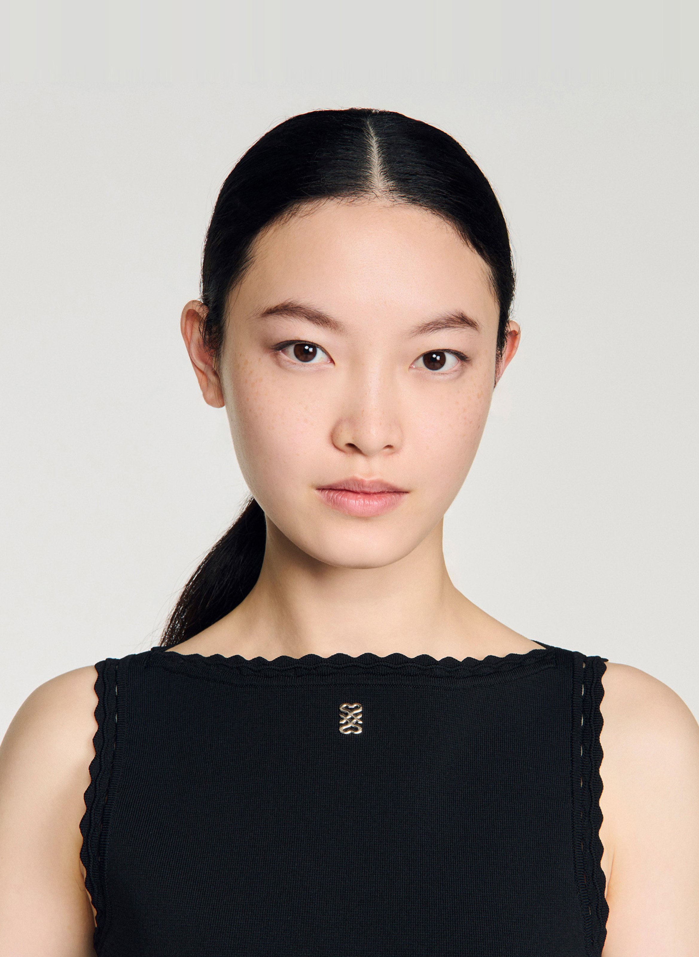 Robe courte col rond en maille SANDRO Noir