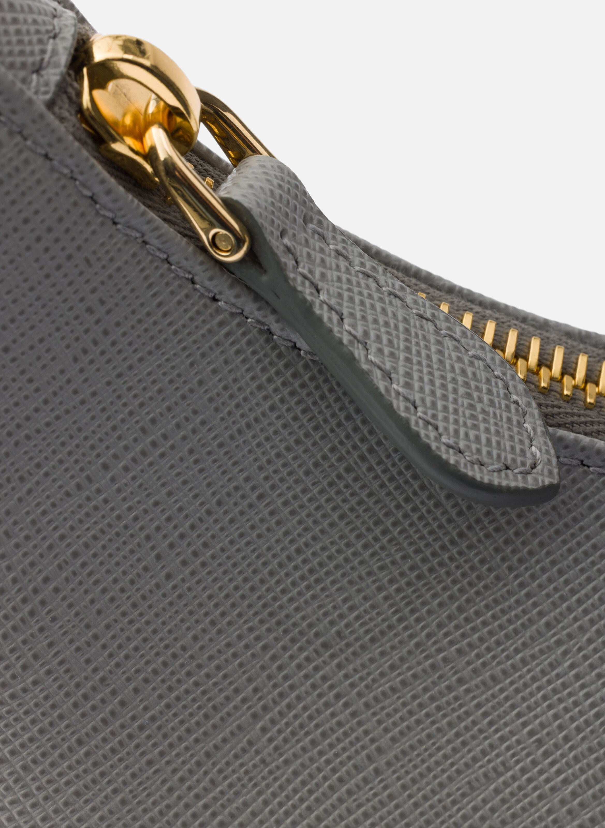 Sac prada re-edition 2005 en cuir saffiano PRADA Gris