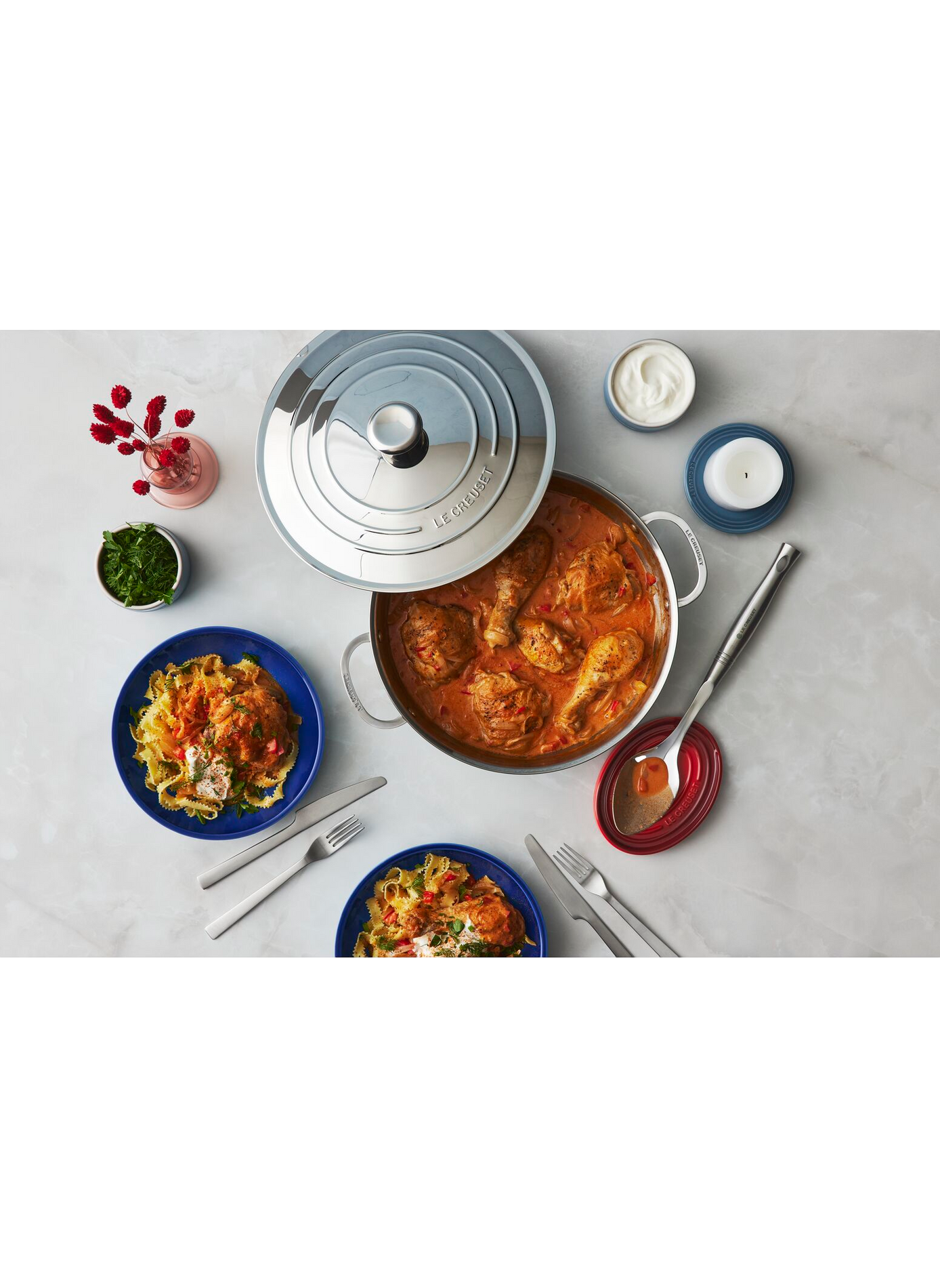 Löffelablage aus Keramik in ovaler Form | Rot LE CREUSET Haus